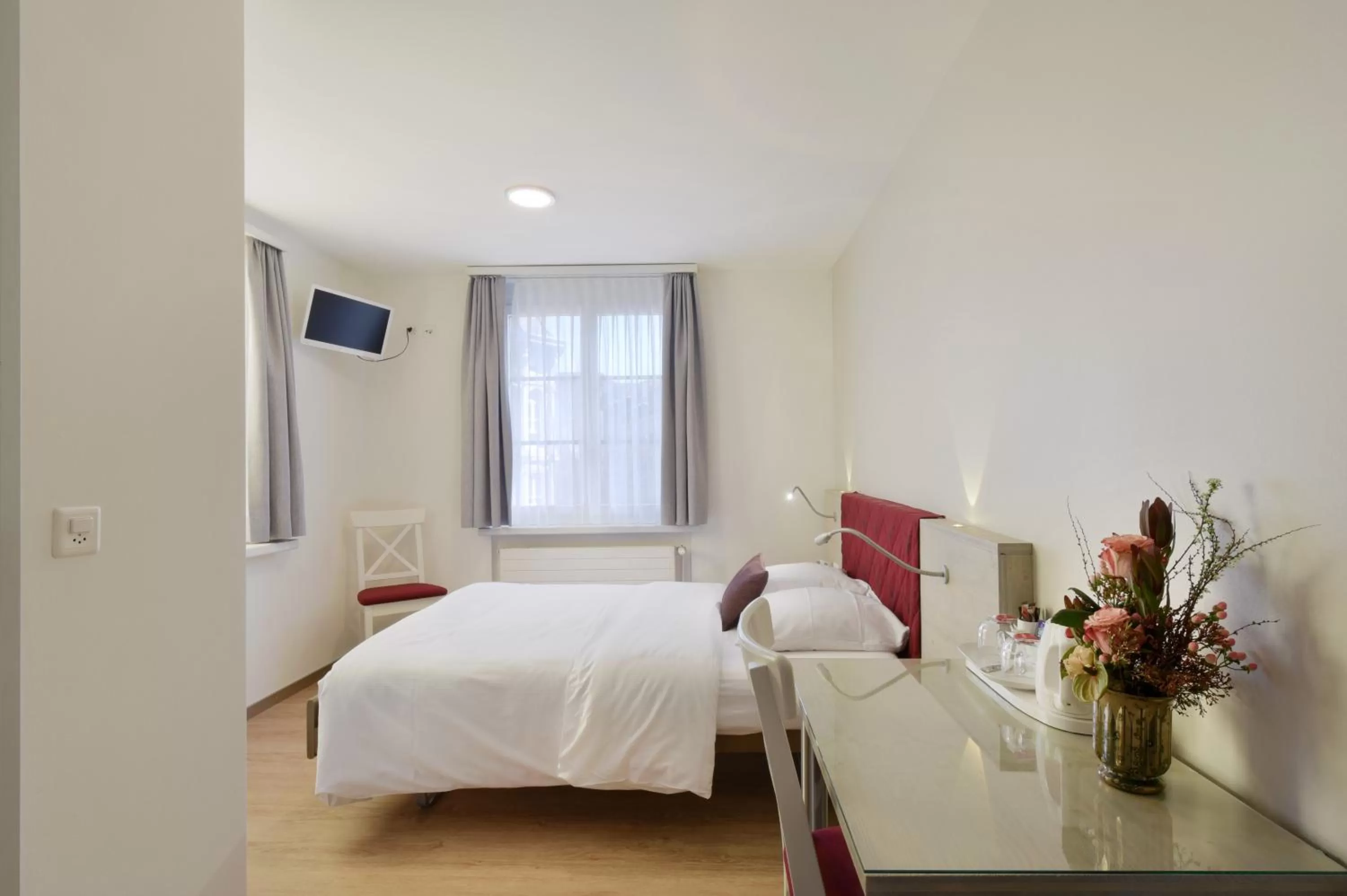 Photo of the whole room, Bed in Hotel Hirschen