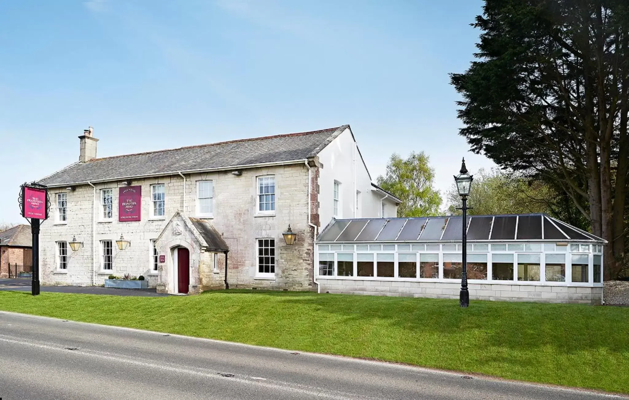 Facade/entrance, Property Building in The Frampton Arms