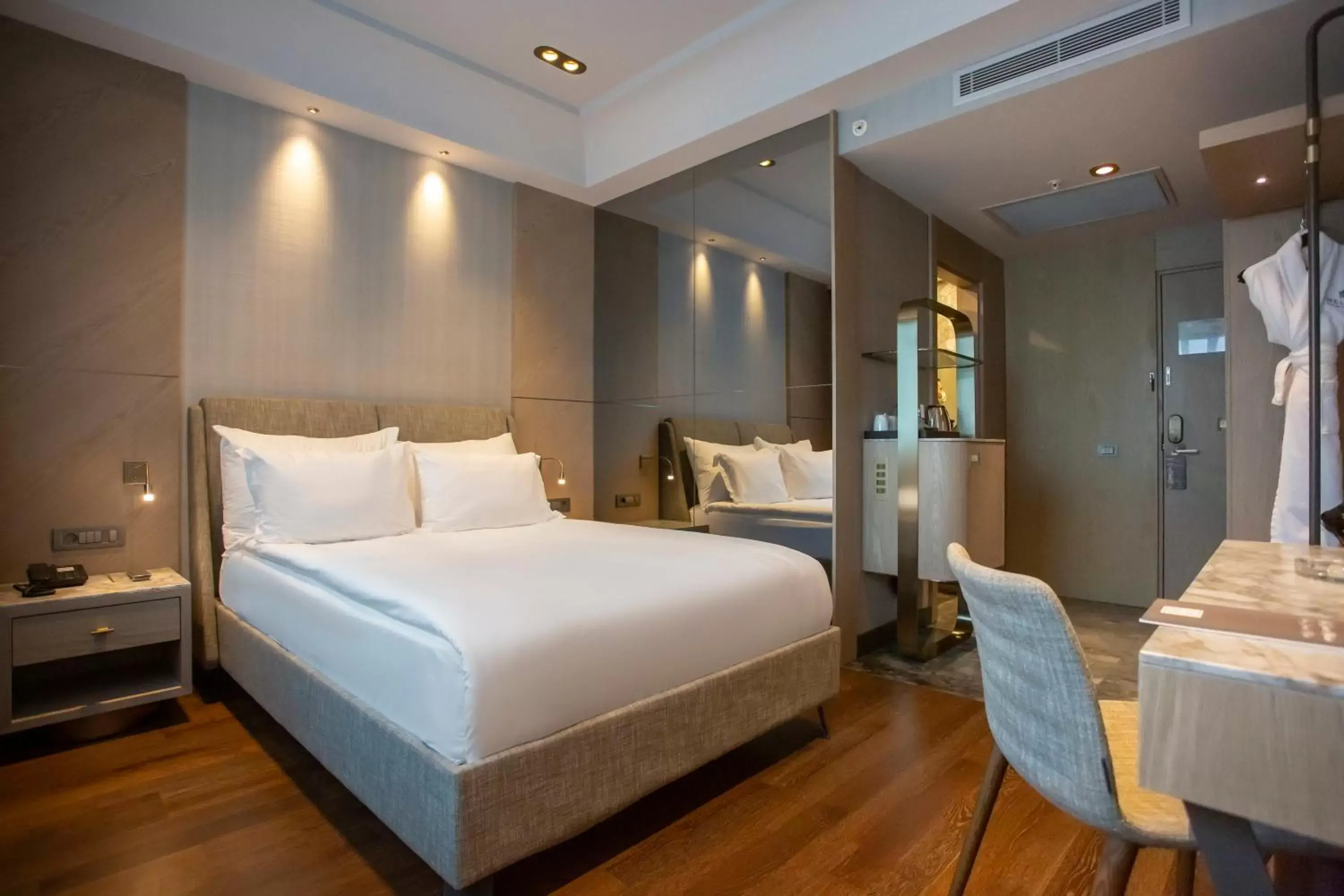 Bedroom, Bed in Melas Hotel Istanbul