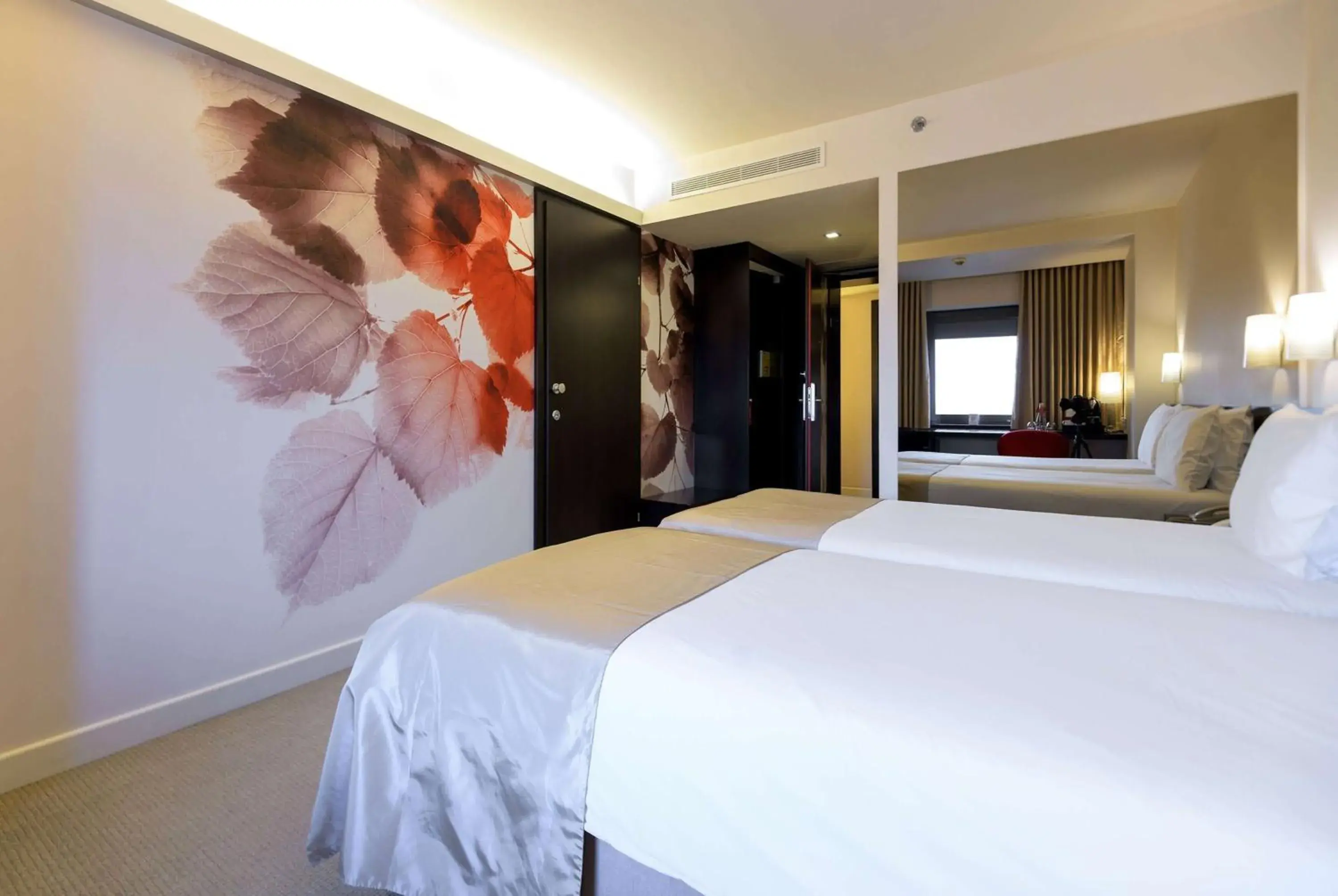 Photo of the whole room, Bed in Ramada Plaza by Wyndham Bucharest Convention Center