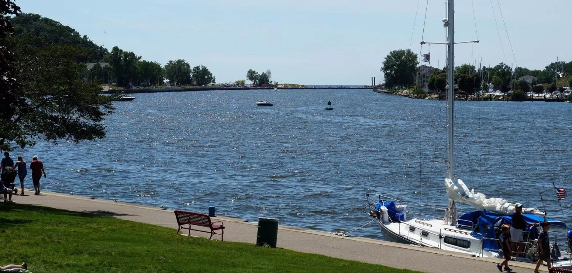 Beach in Harbor House Inn