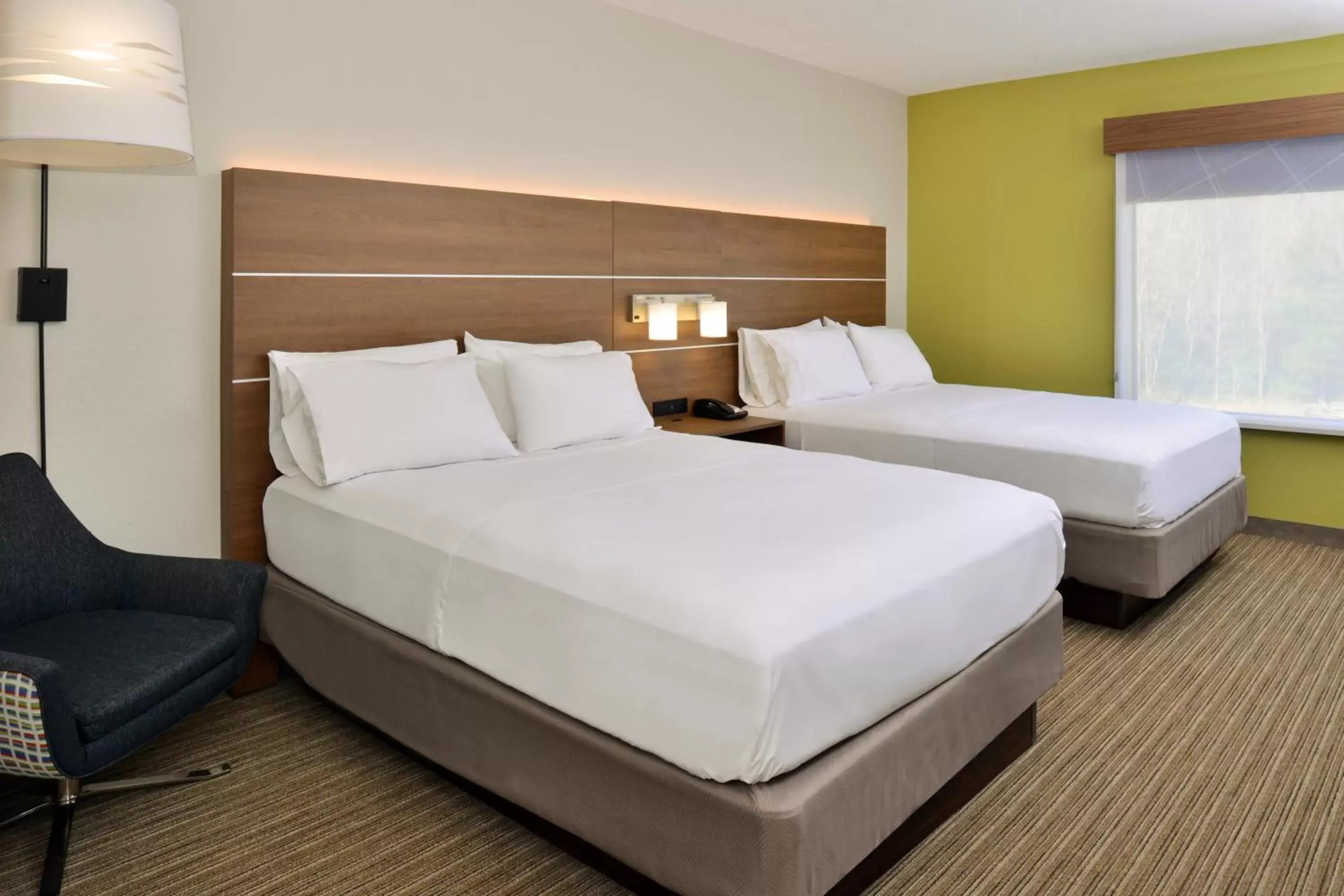 Bed in Holiday Inn Express Blowing Rock South, an IHG Hotel