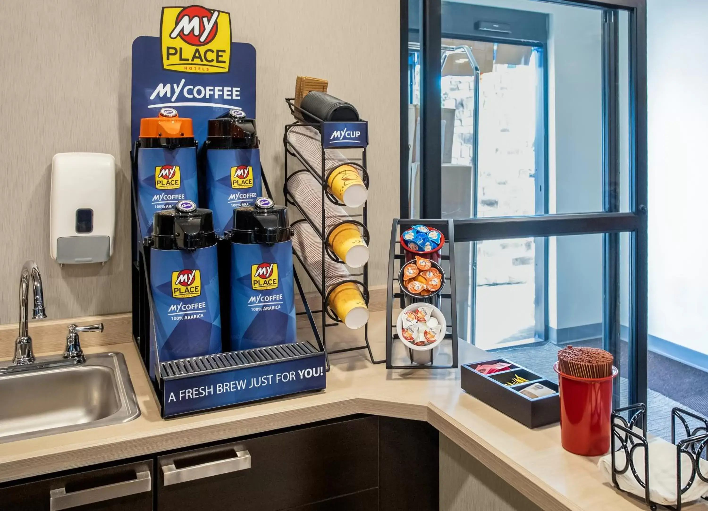 Coffee/tea facilities, Kitchen/Kitchenette in My Place Hotel-Wenatchee, WA