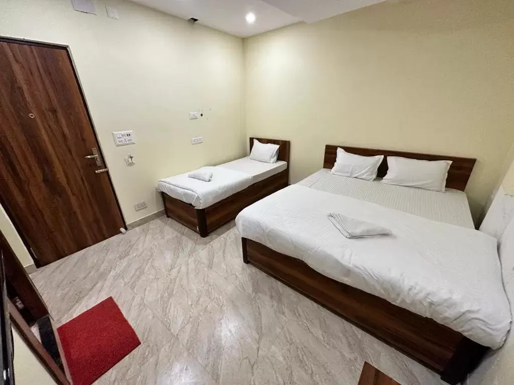 Standard Family Room - single occupancy in Hotel Holiday Express Standard Family Room - single occupancy in Hotel Holiday Express