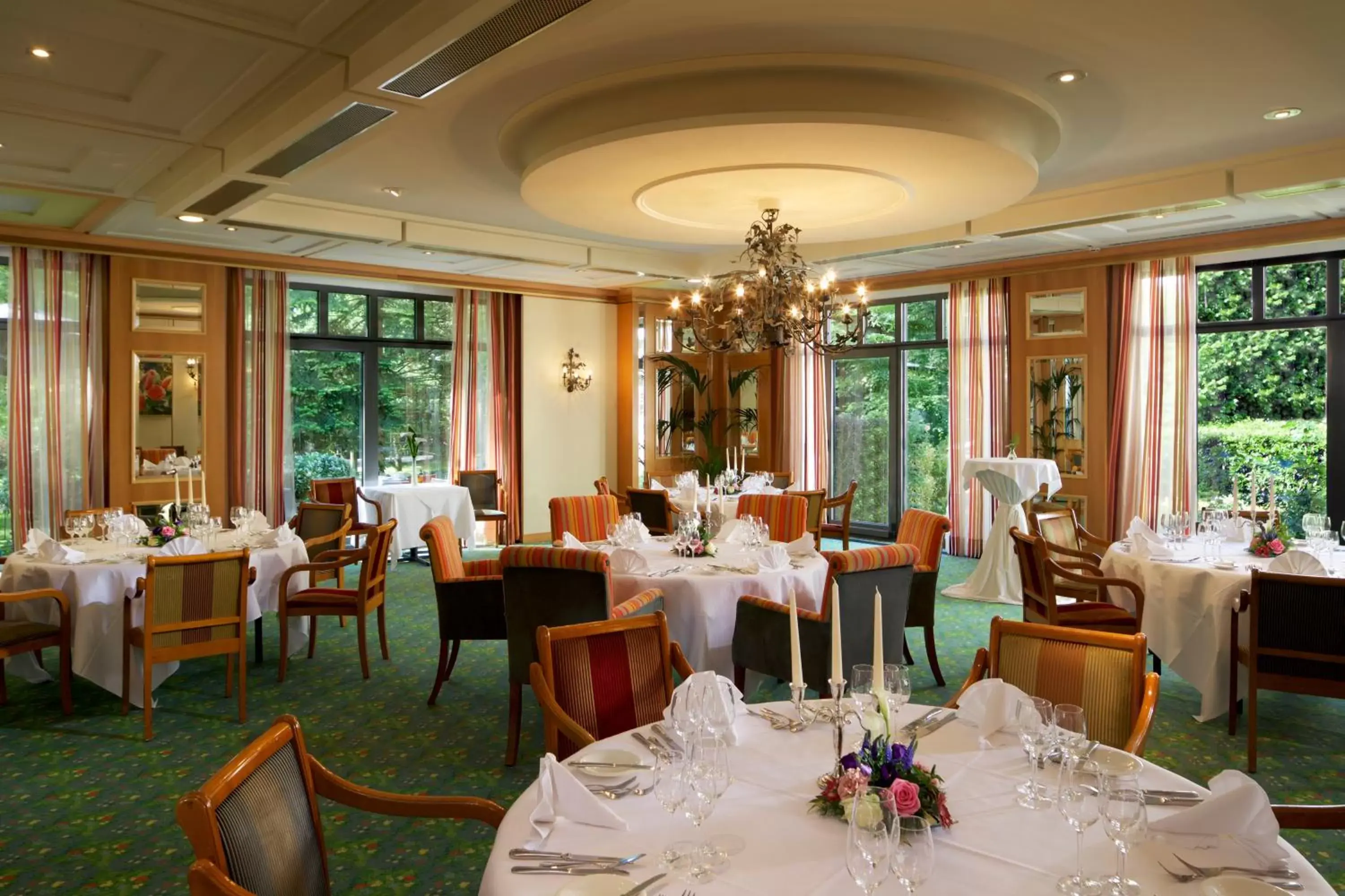 Banquet/Function facilities, Restaurant/Places to Eat in Hotel Parc Belair