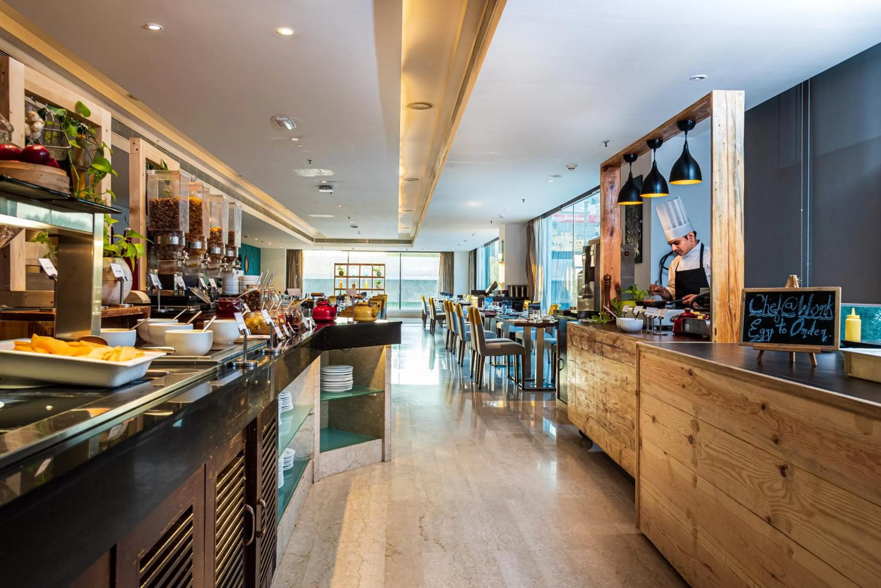 Restaurant/places to eat in Mercure Hyderabad KCP Banjara Hills, An Accor Hotel