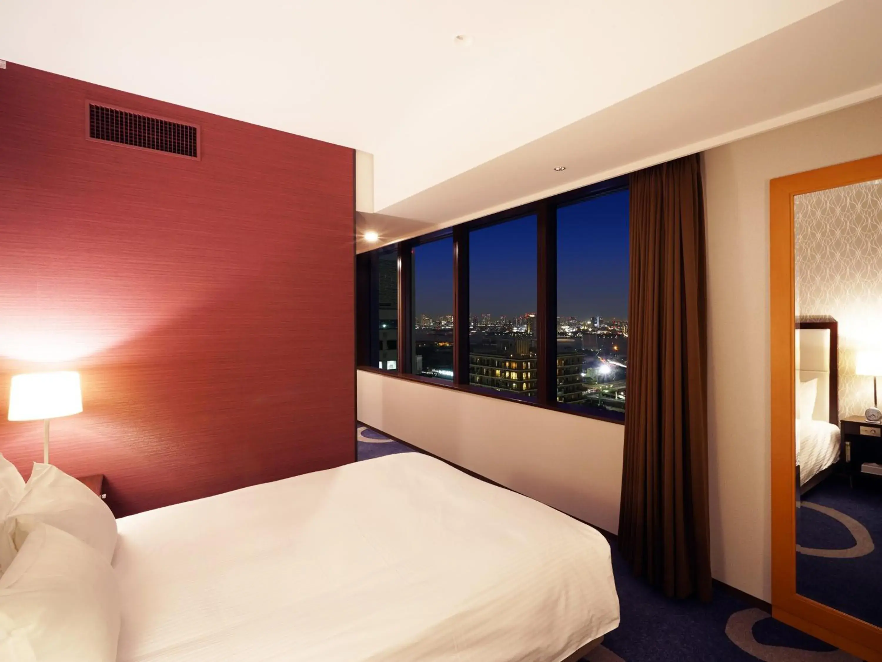 View (from property/room), Bed in LOISIR HOTEL SHINAGAWA SEASIDE