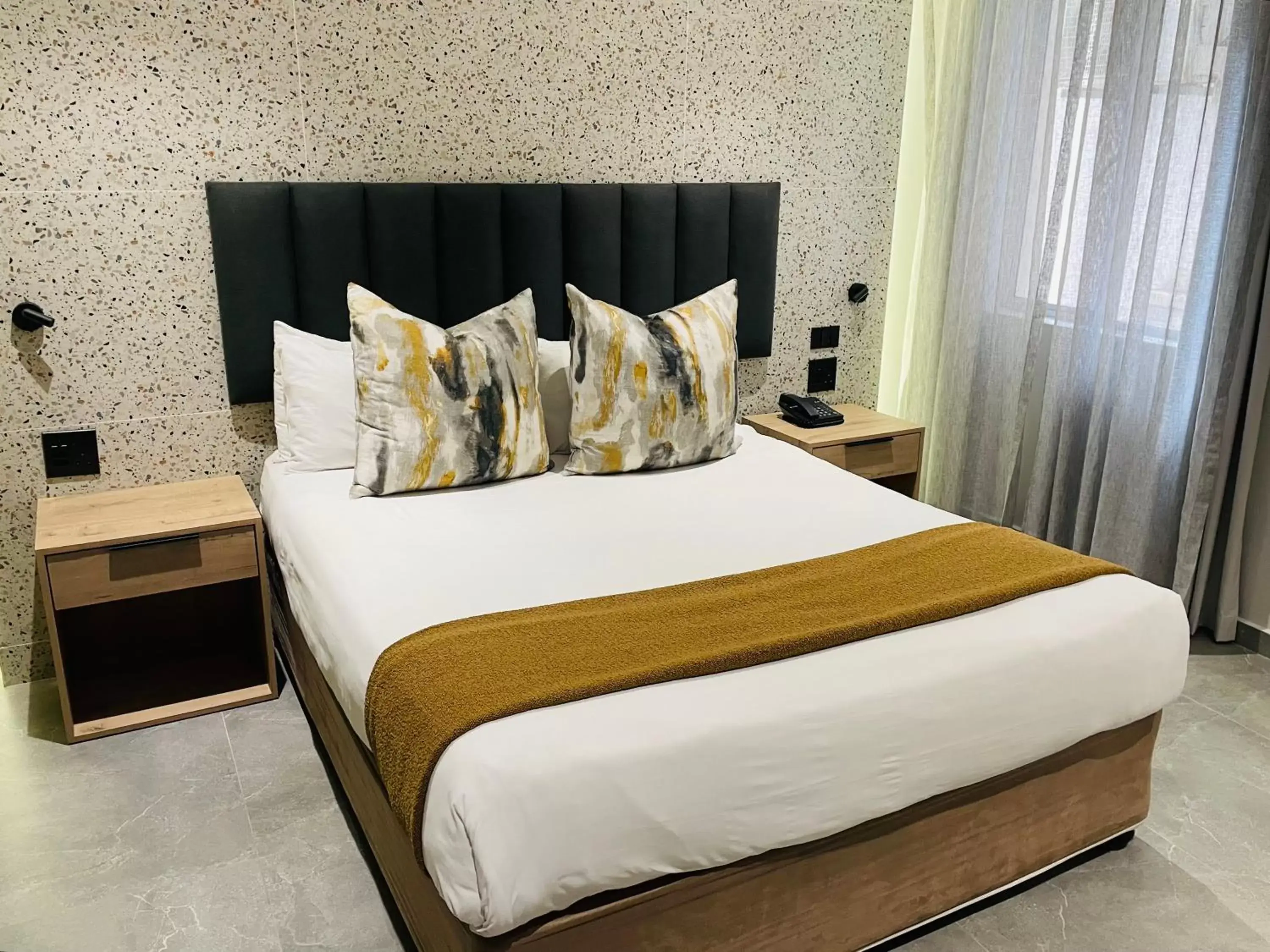 Bedroom, Bed in Pavilion Hotel Durban