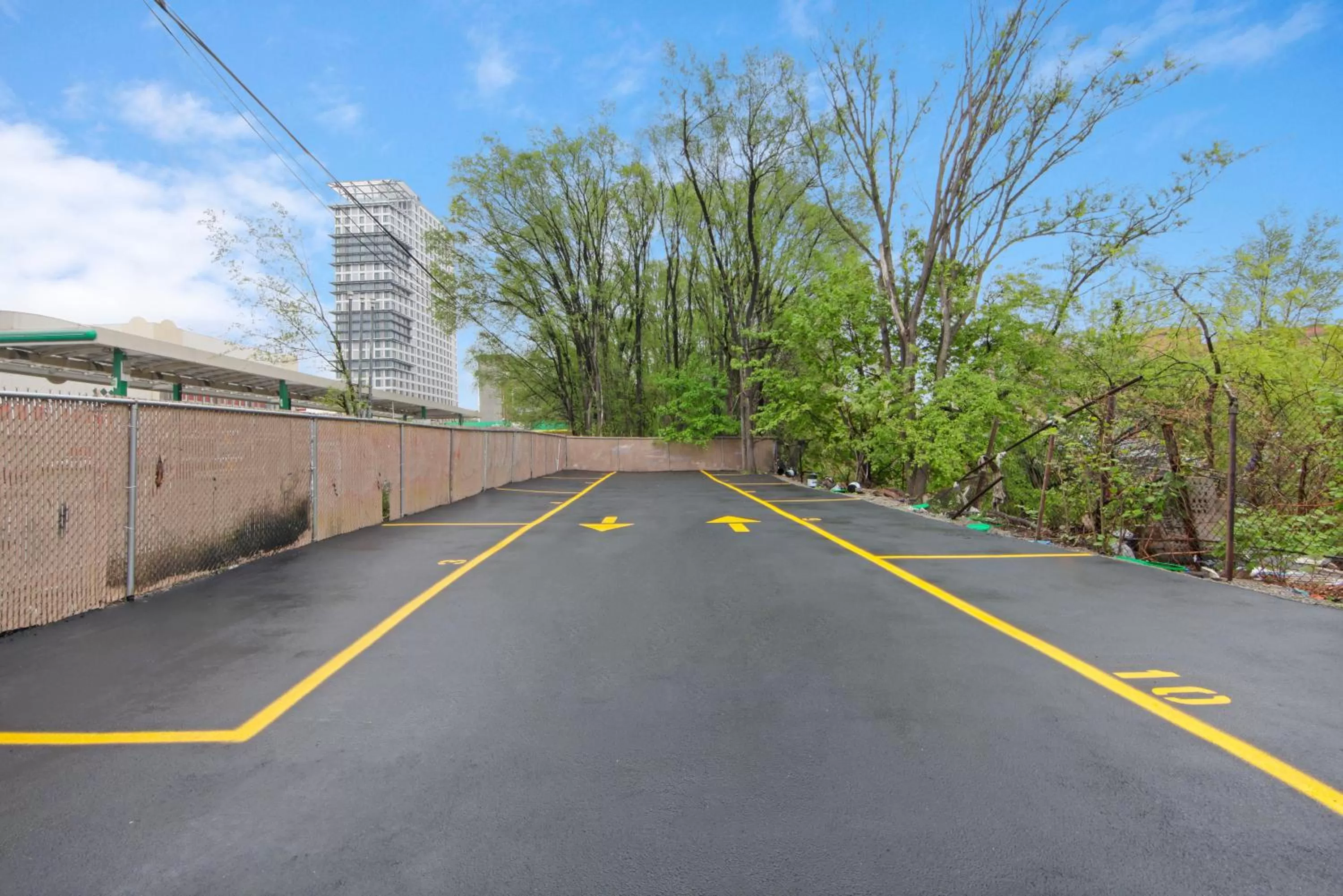 Parking in Hotel 365 Bronx - Yankee Stadium