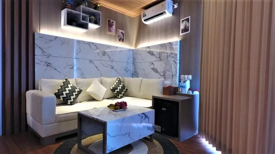 Dining area in SUITE OCEAN BLUE