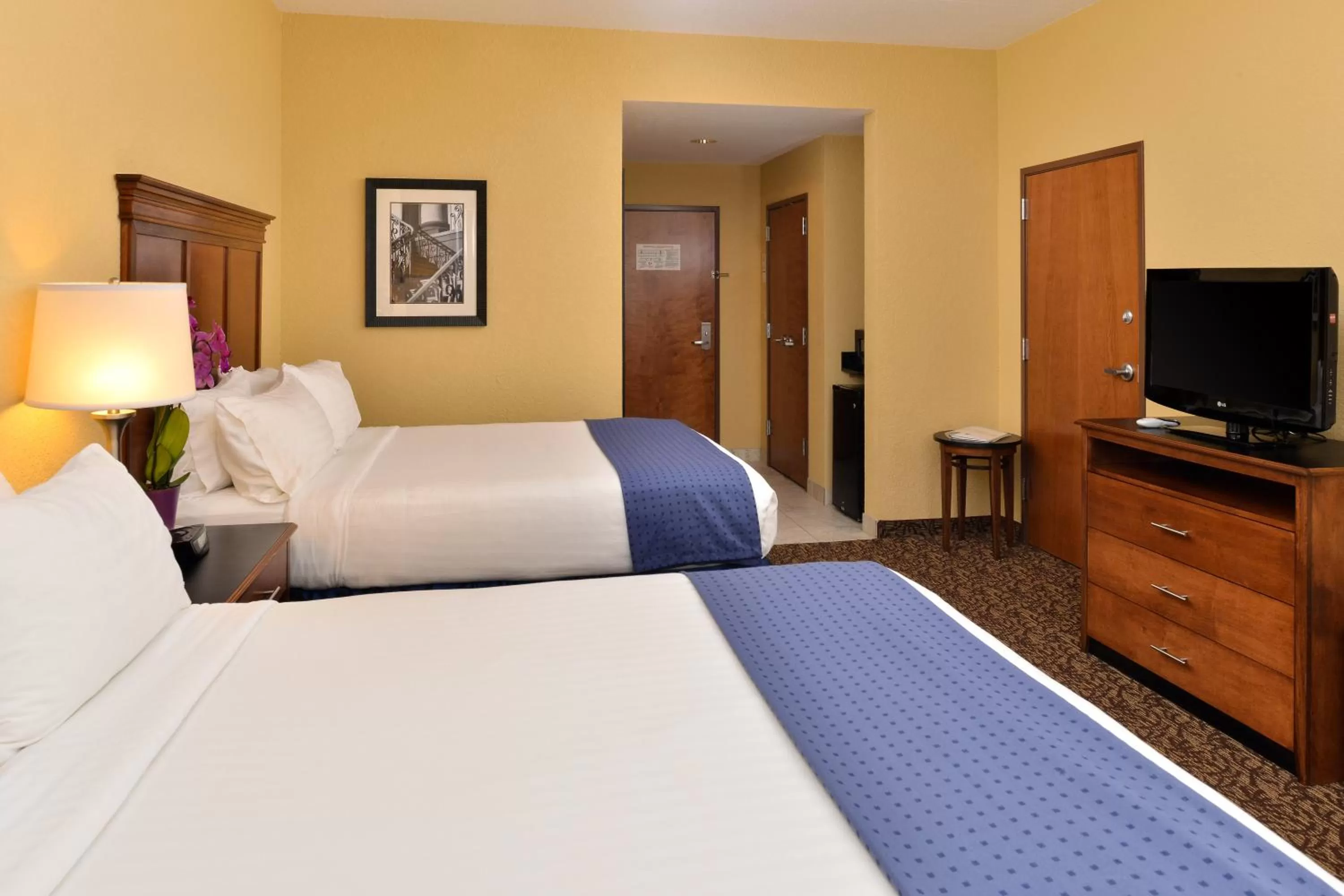 Photo of the whole room, Bed in Holiday Inn Montgomery South Airport by IHG