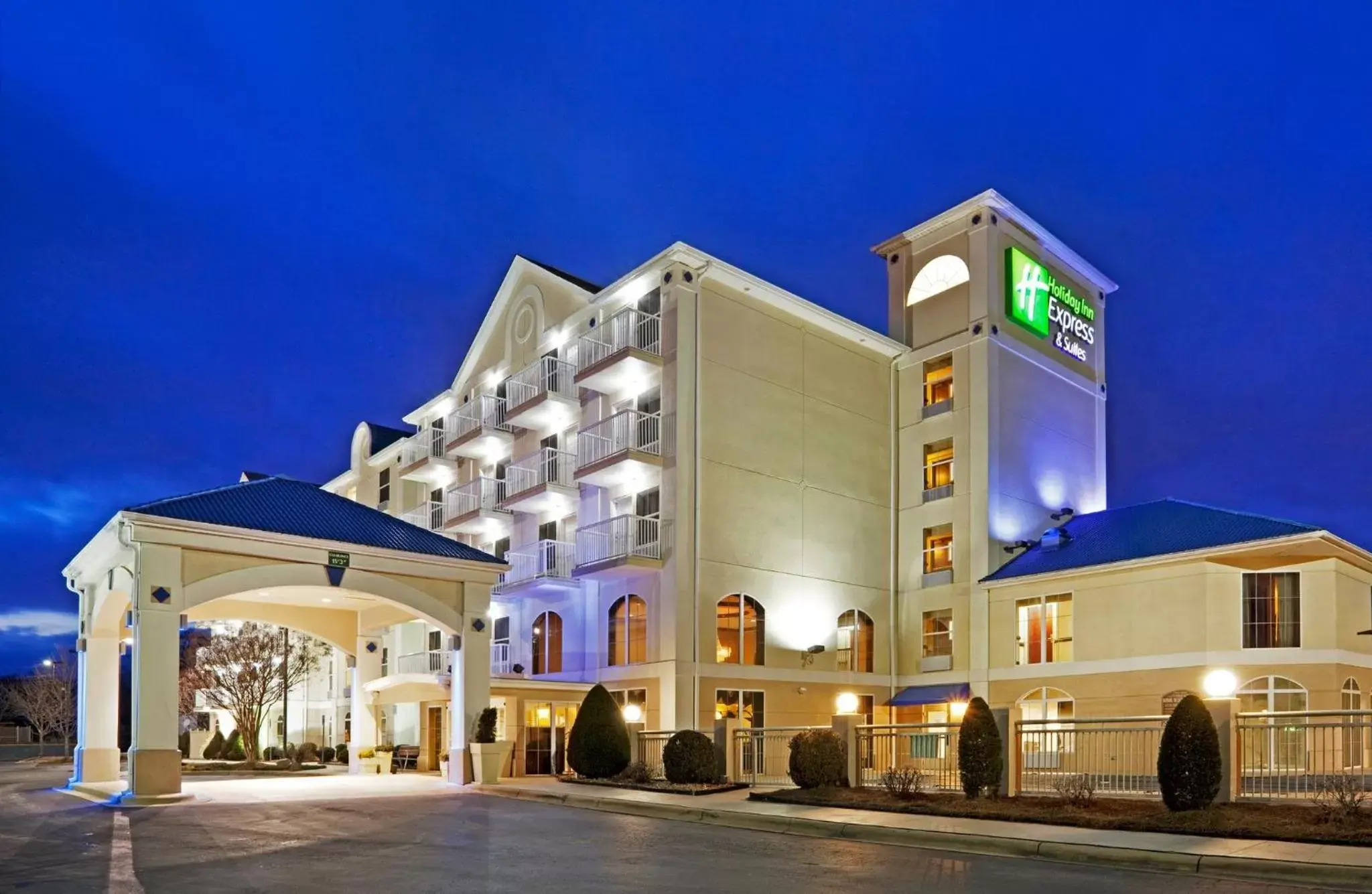 Property Building in Holiday Inn Express & Suites Asheville SW - Outlet Ctr Area, an IHG Hotel