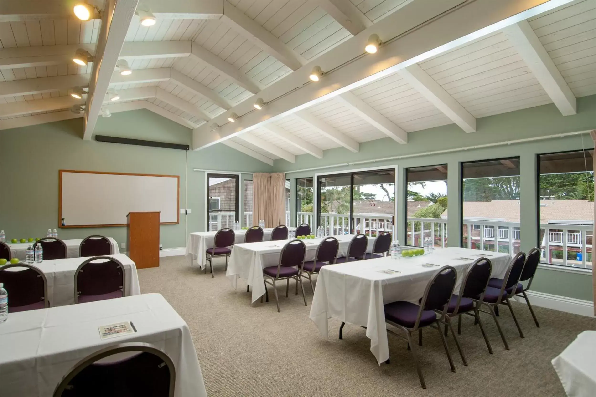 Business facilities in Lighthouse Lodge & Cottages