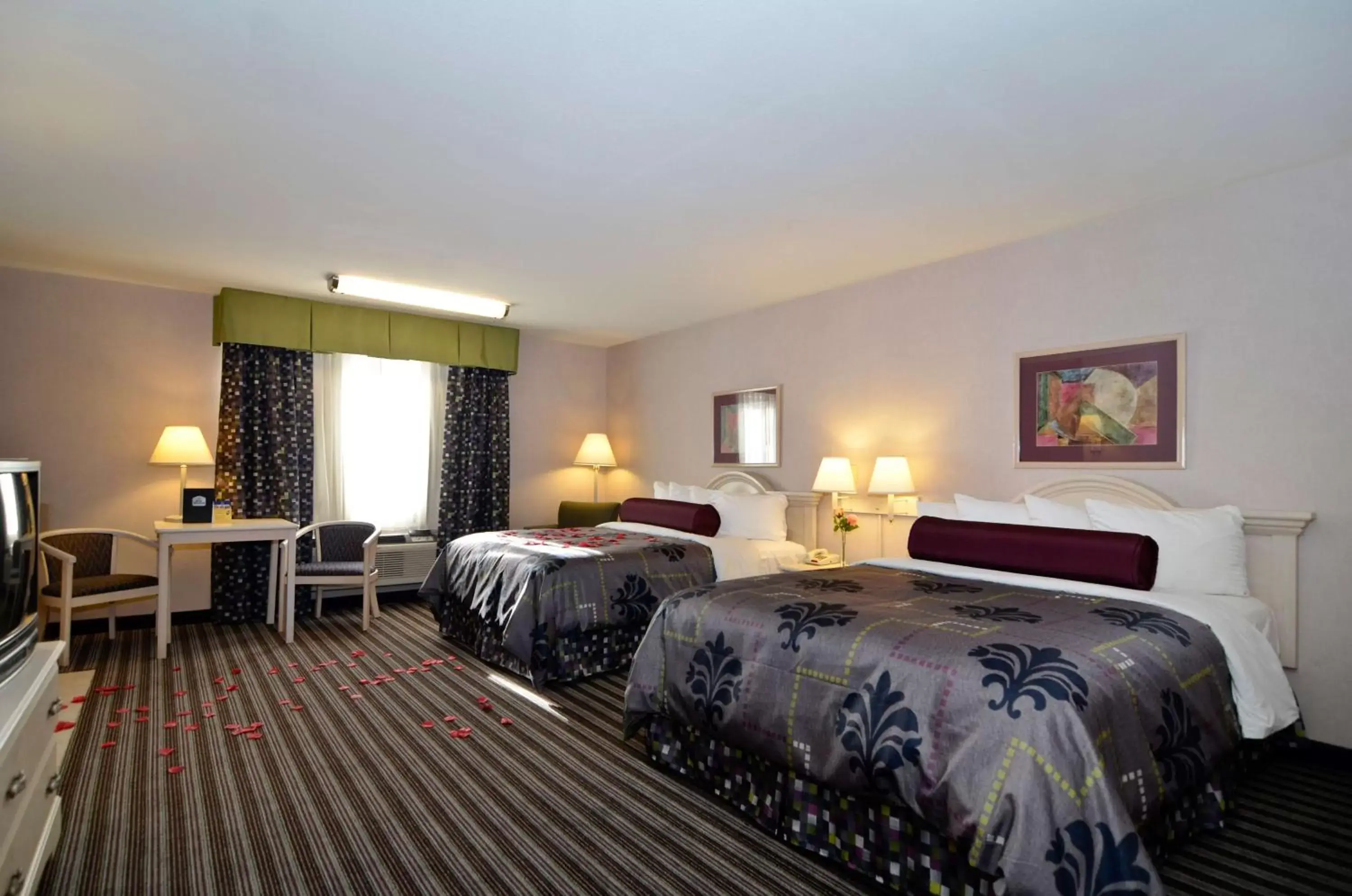 Photo of the whole room, Bed in Best Western Borger Inn