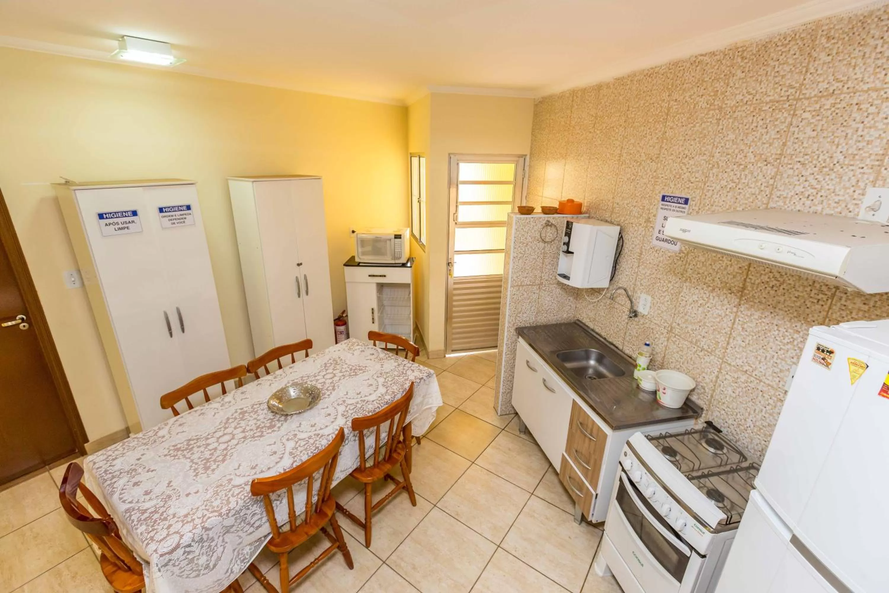 Communal kitchen in Pousada F7