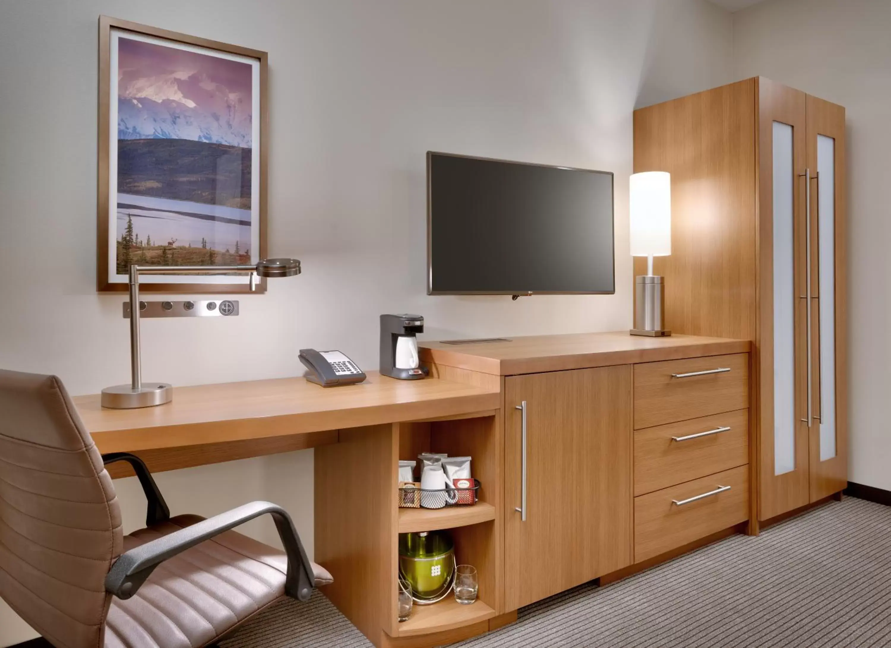 TV and multimedia, TV/Entertainment Center in Hyatt Place Anchorage-Midtown