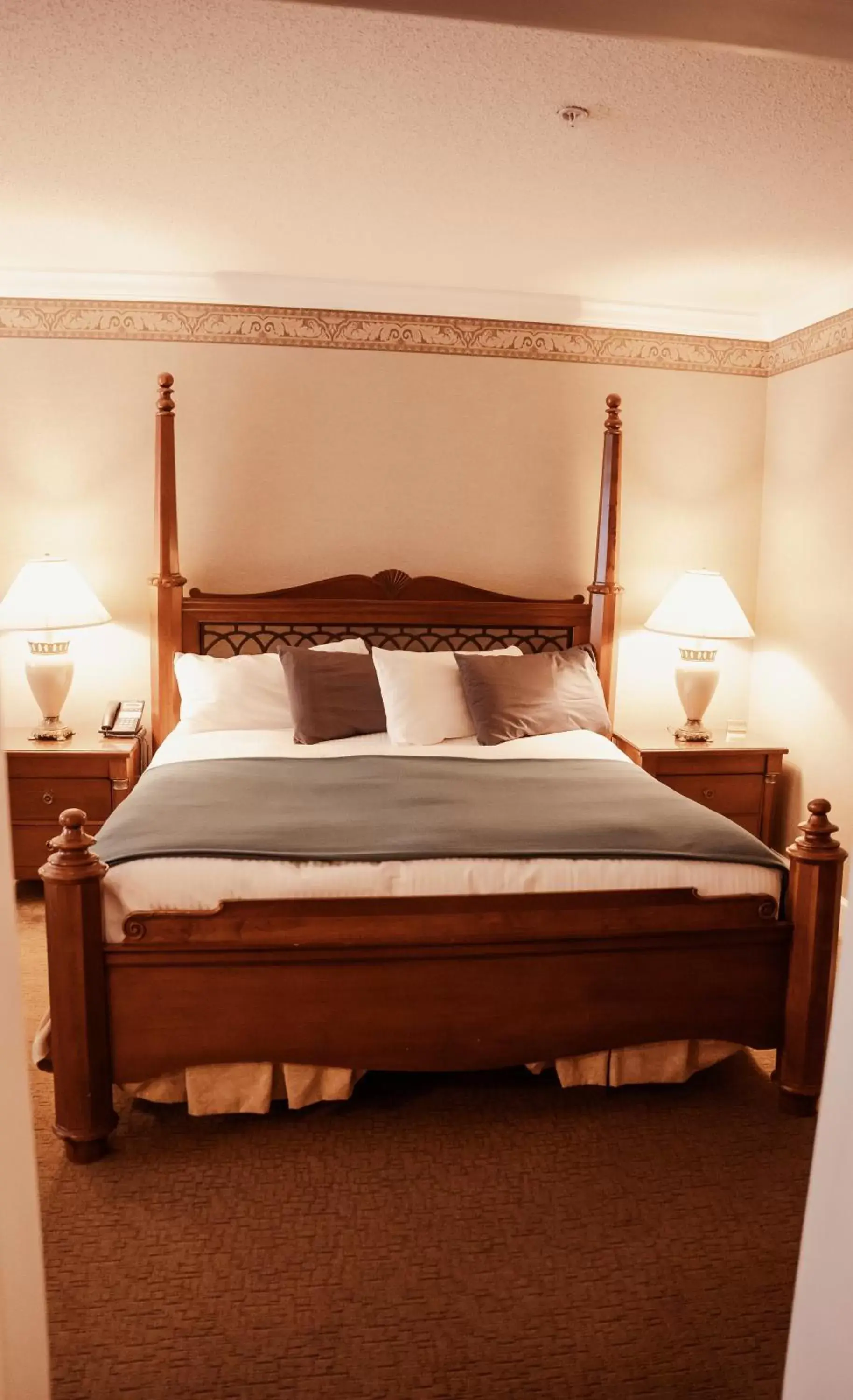 Bed in Phoenix Inn Resort