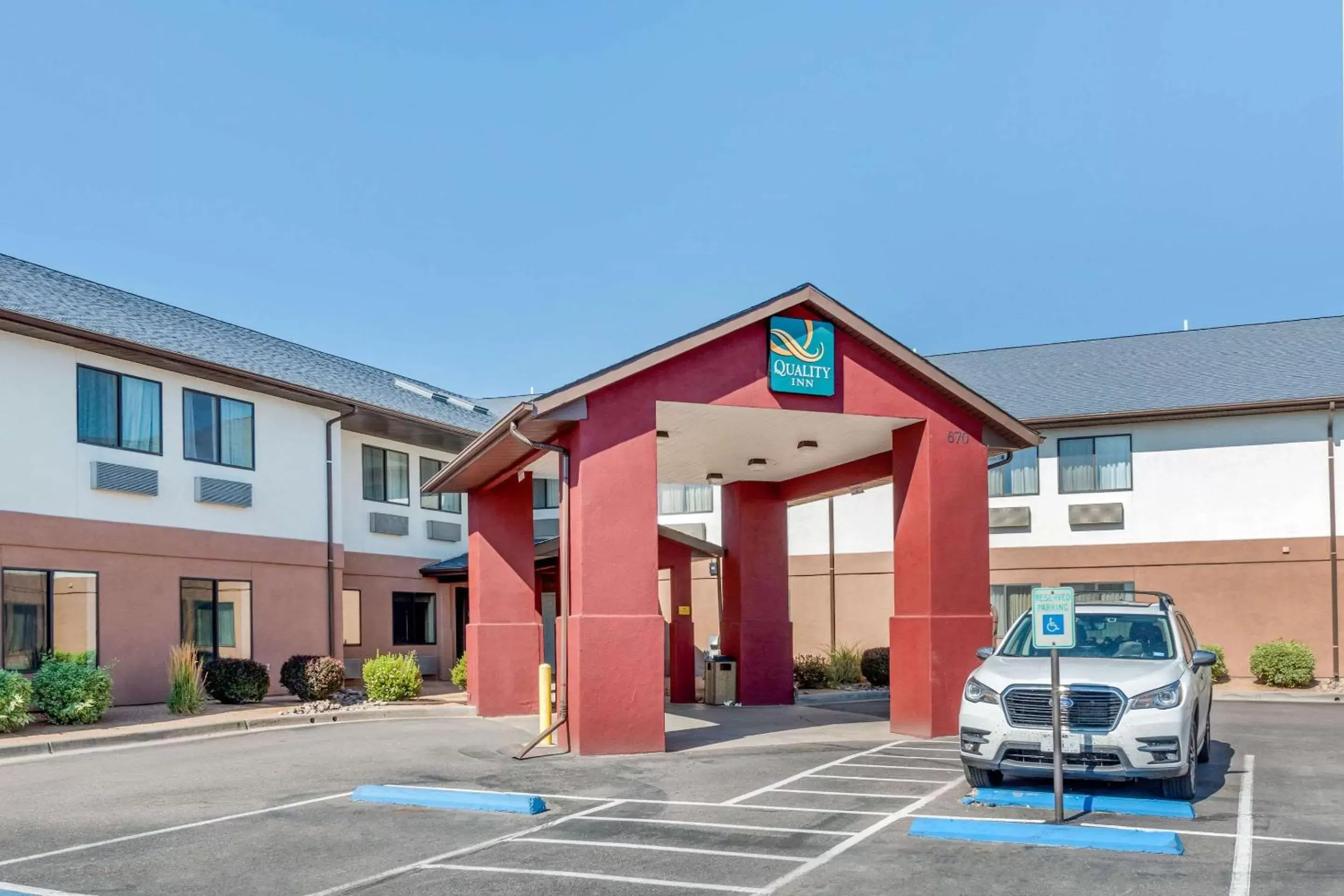 Property Building in Quality Inn I-25