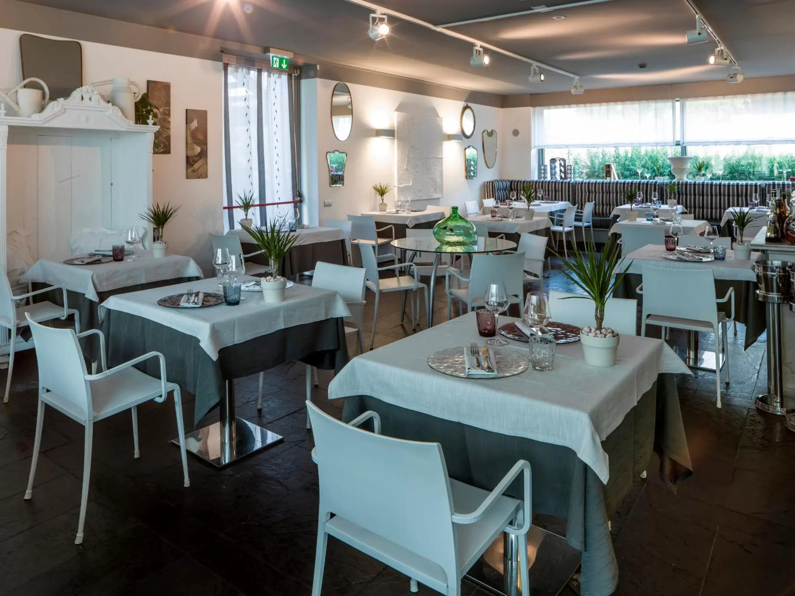 Restaurant/Places to Eat in Hotel City Parma