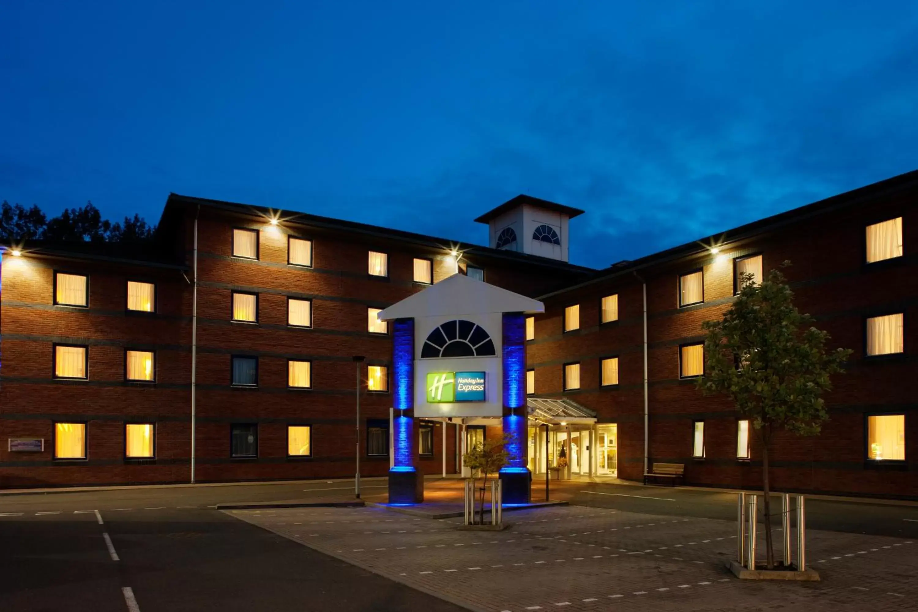Property Building in Holiday Inn Express Droitwich Spa, an IHG Hotel