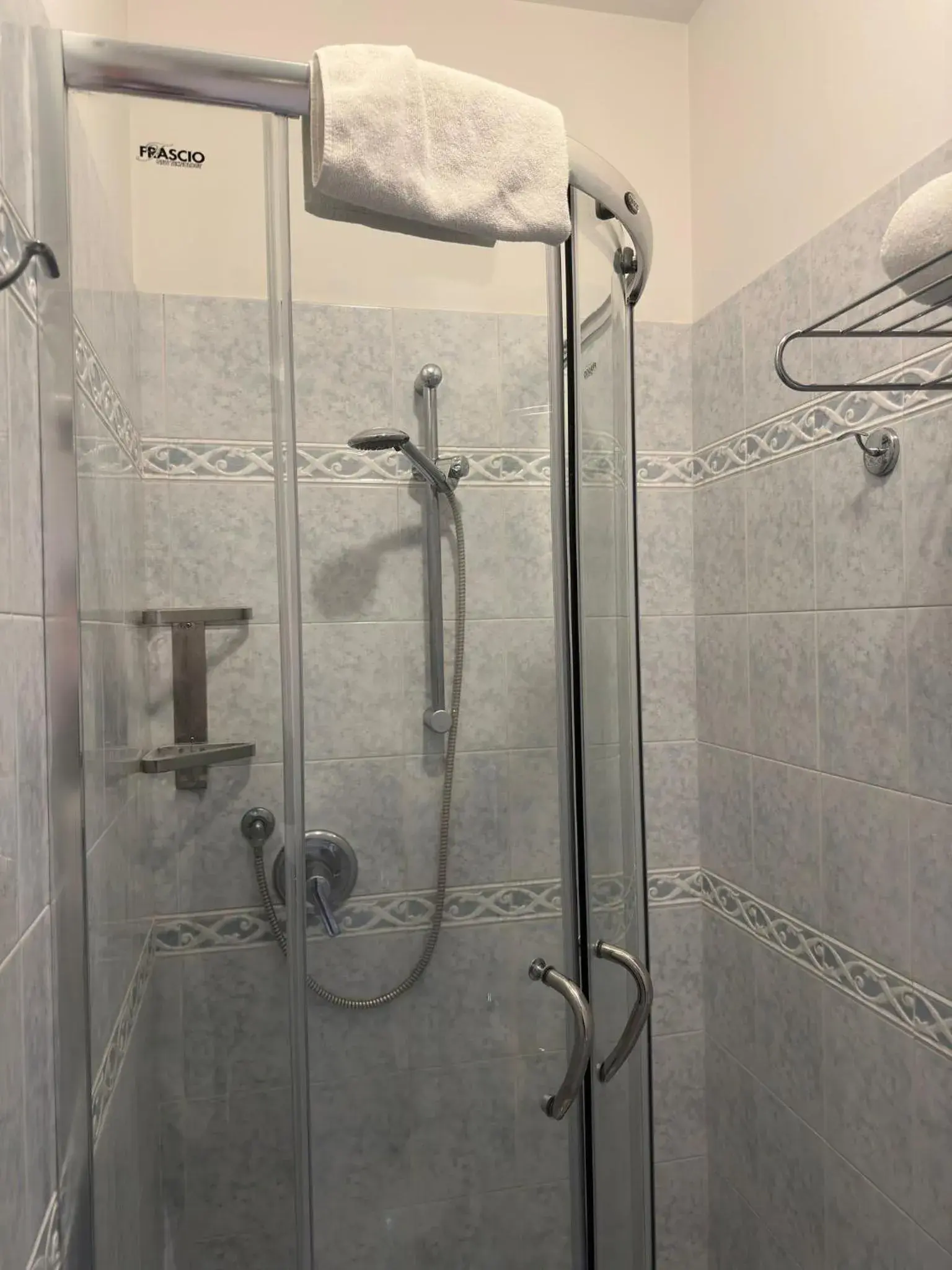 Shower, Bathroom in Hotel Ambra
