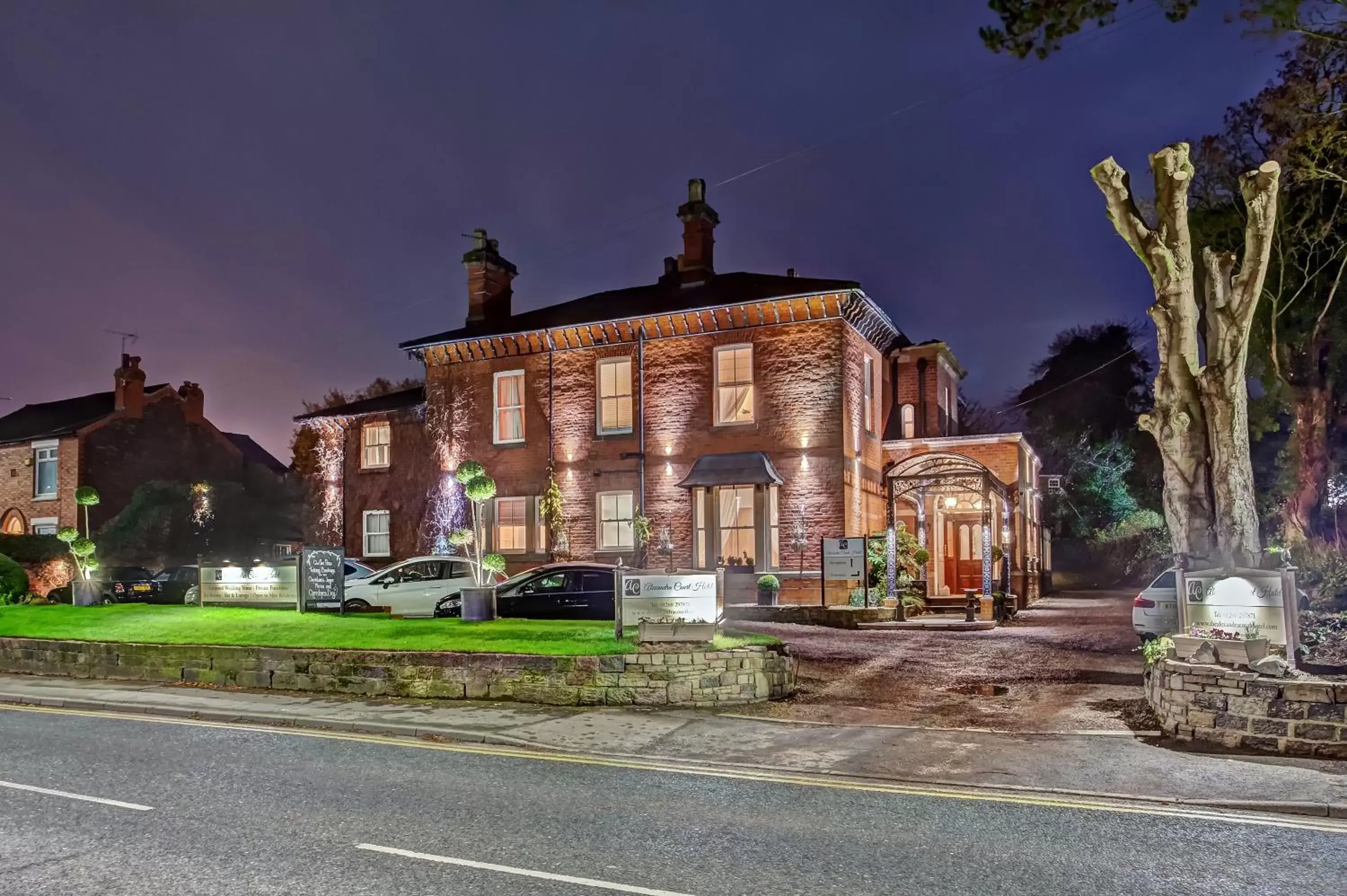 Property Building in Alexandra Court Hotel