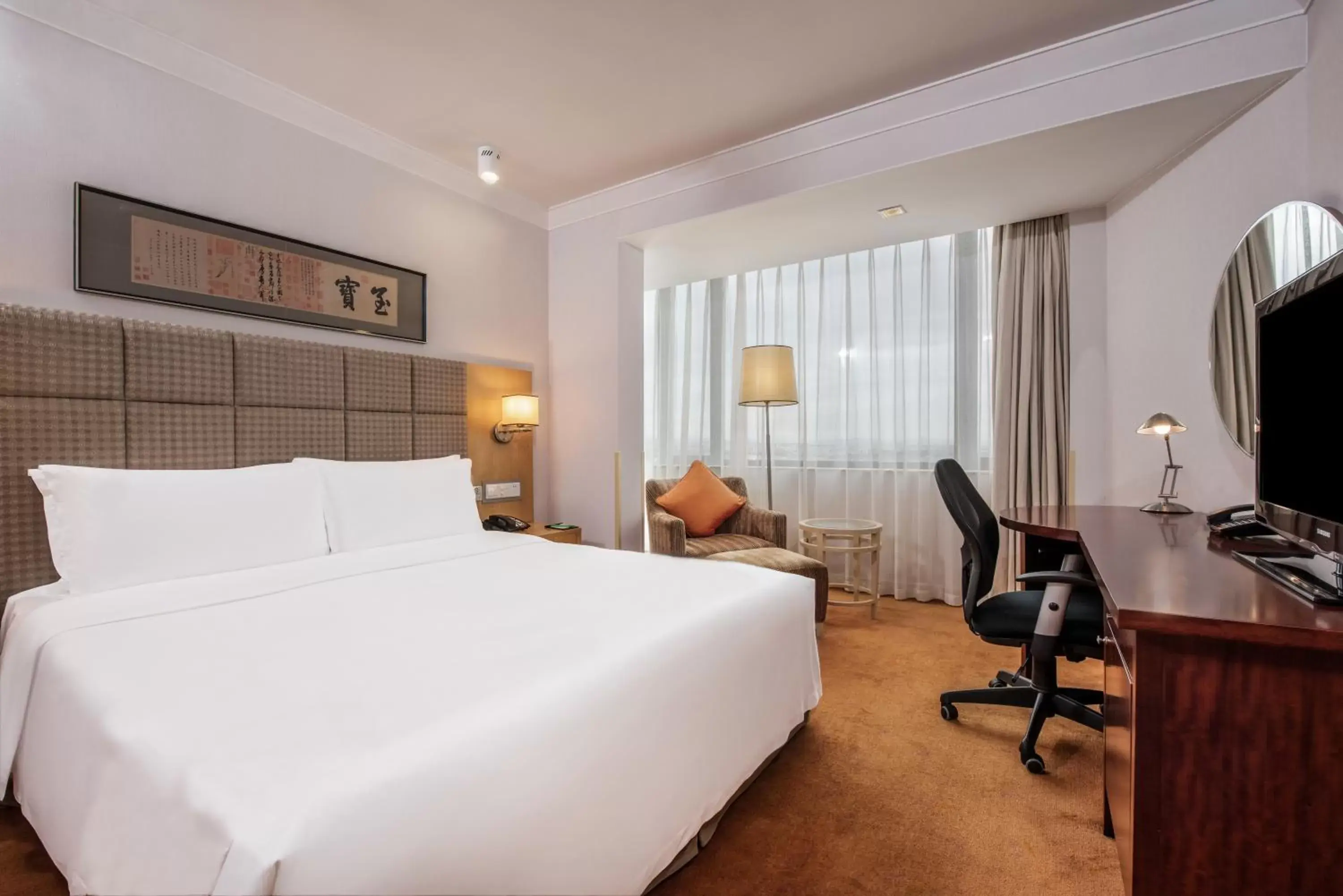 Bed in Holiday Inn Temple Of Heaven Beijing, an IHG Hotel