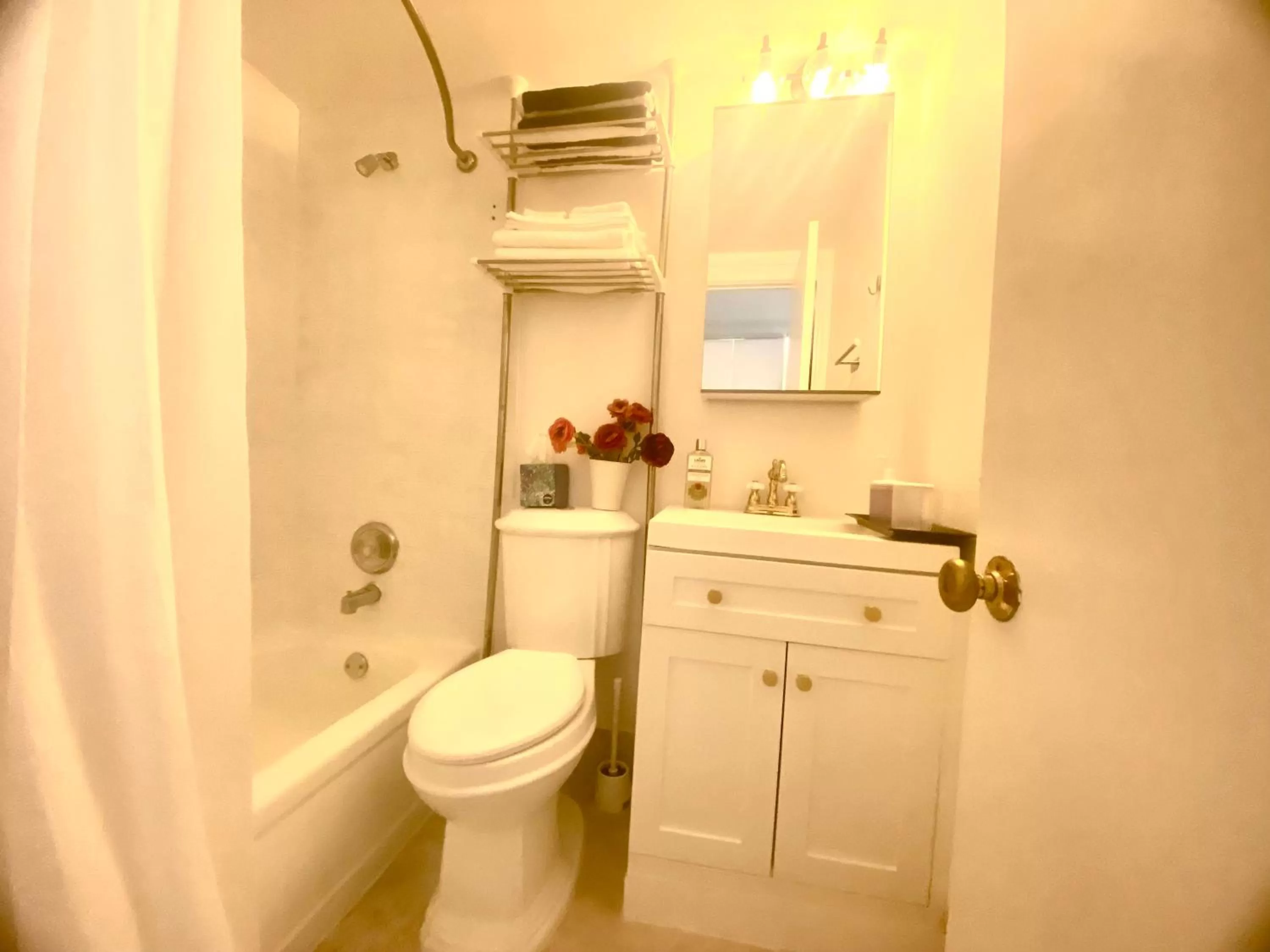 Shower in Tropicals of Palm Beach