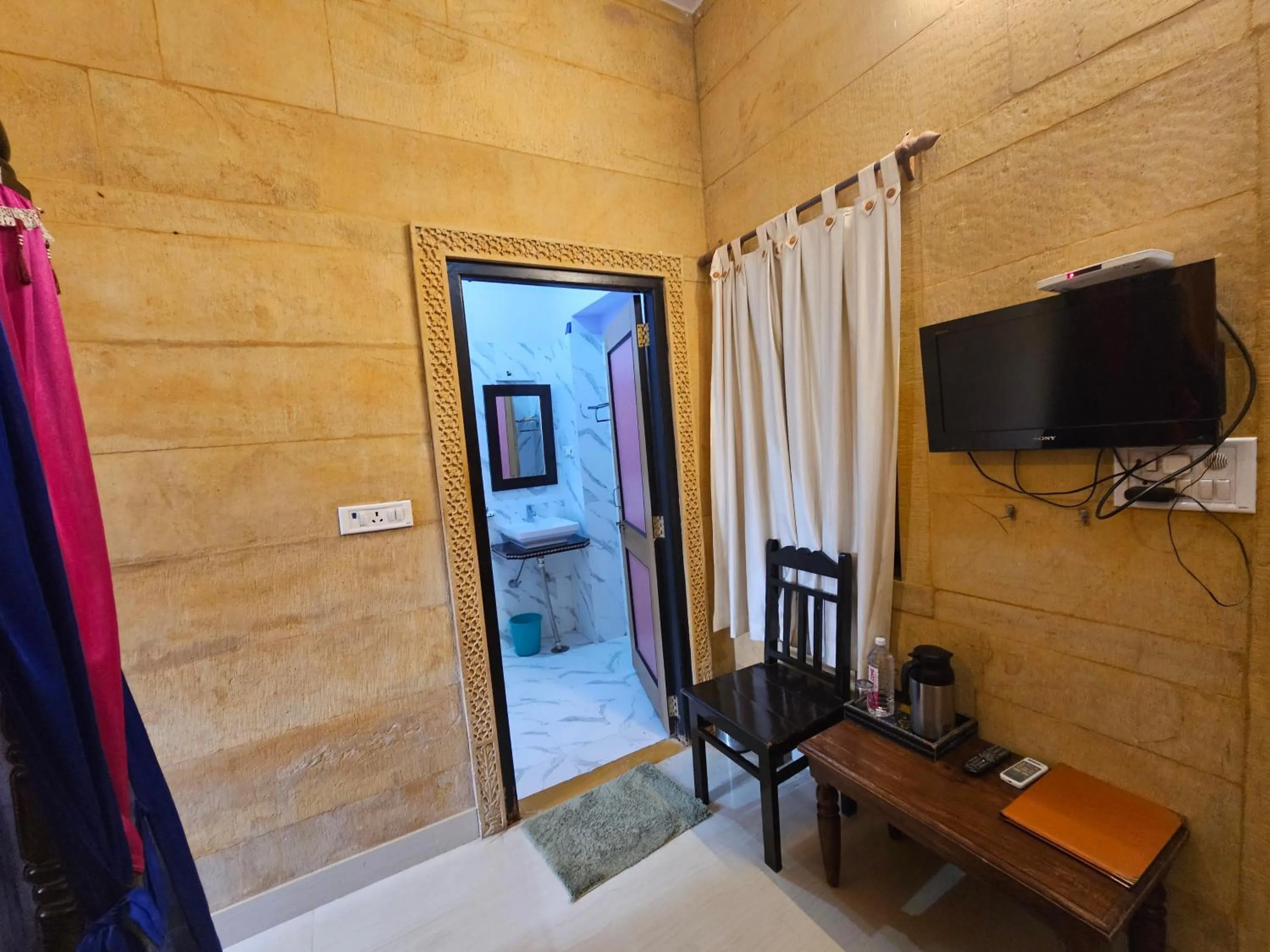 TV and multimedia in Hotel Royal Haveli