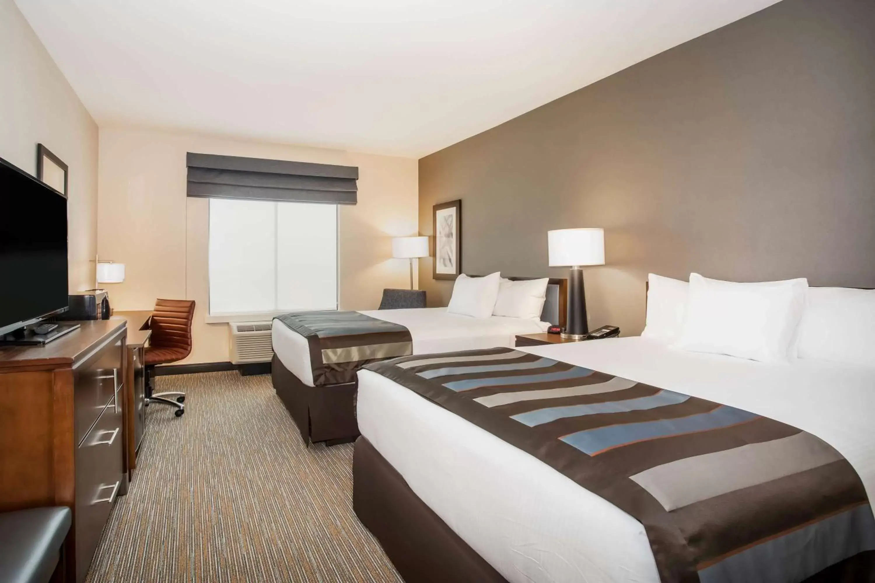 Photo of the whole room in Wingate by Wyndham Denver Airport