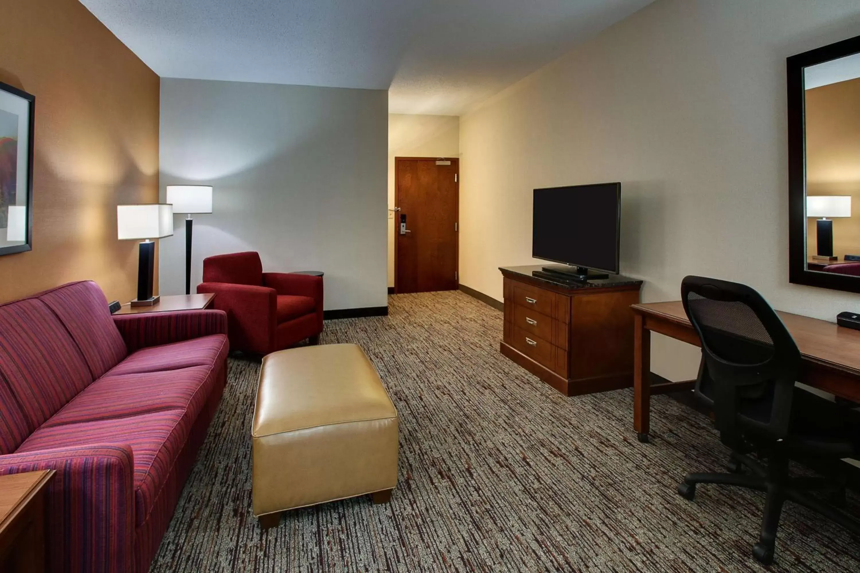 Bedroom, Seating Area in Drury Inn & Suites Charlotte Northlake