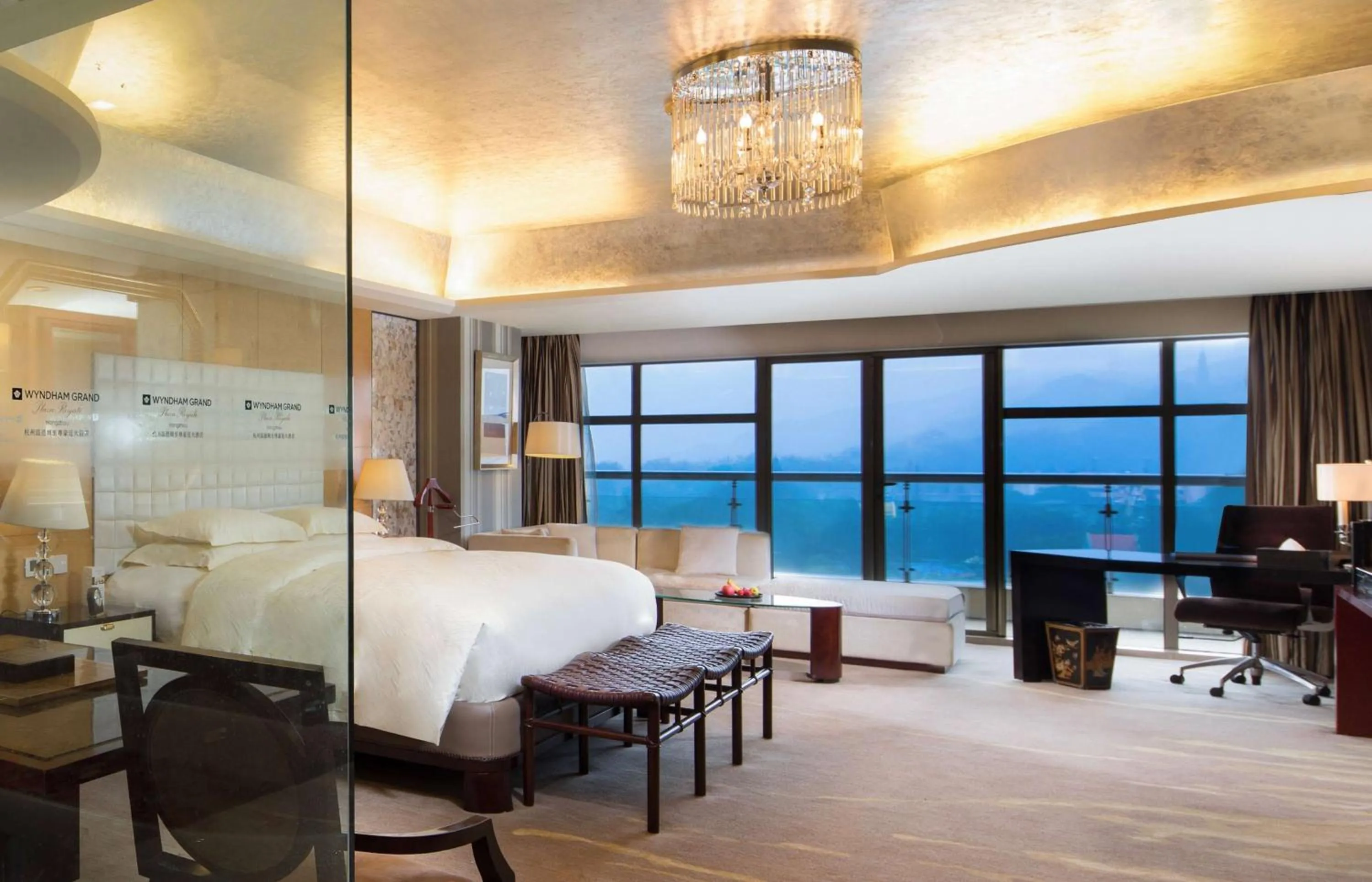 Photo of the whole room in Wyndham Grand Plaza Royale Hangzhou