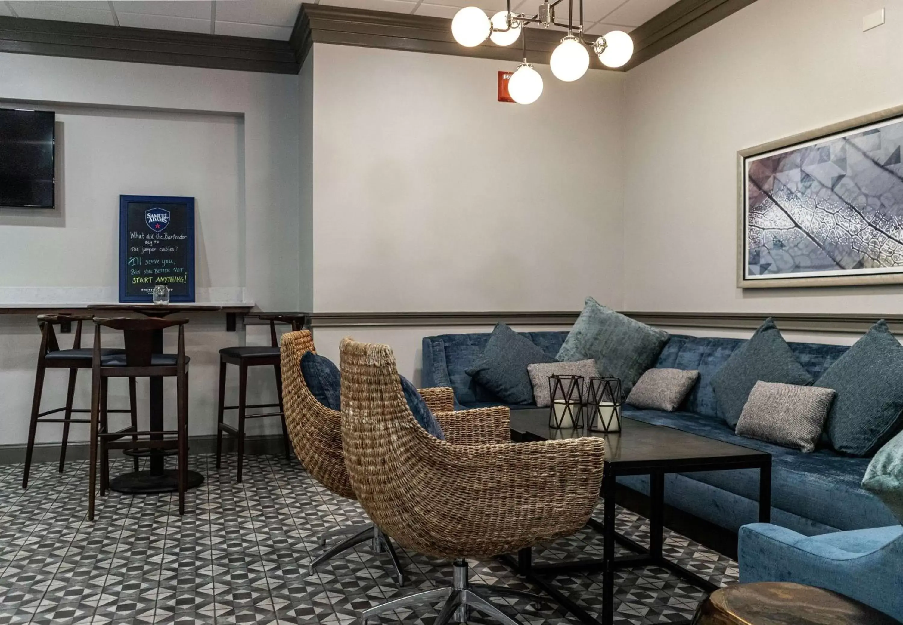 Restaurant/places to eat, Seating Area in DoubleTree by Hilton Nashua