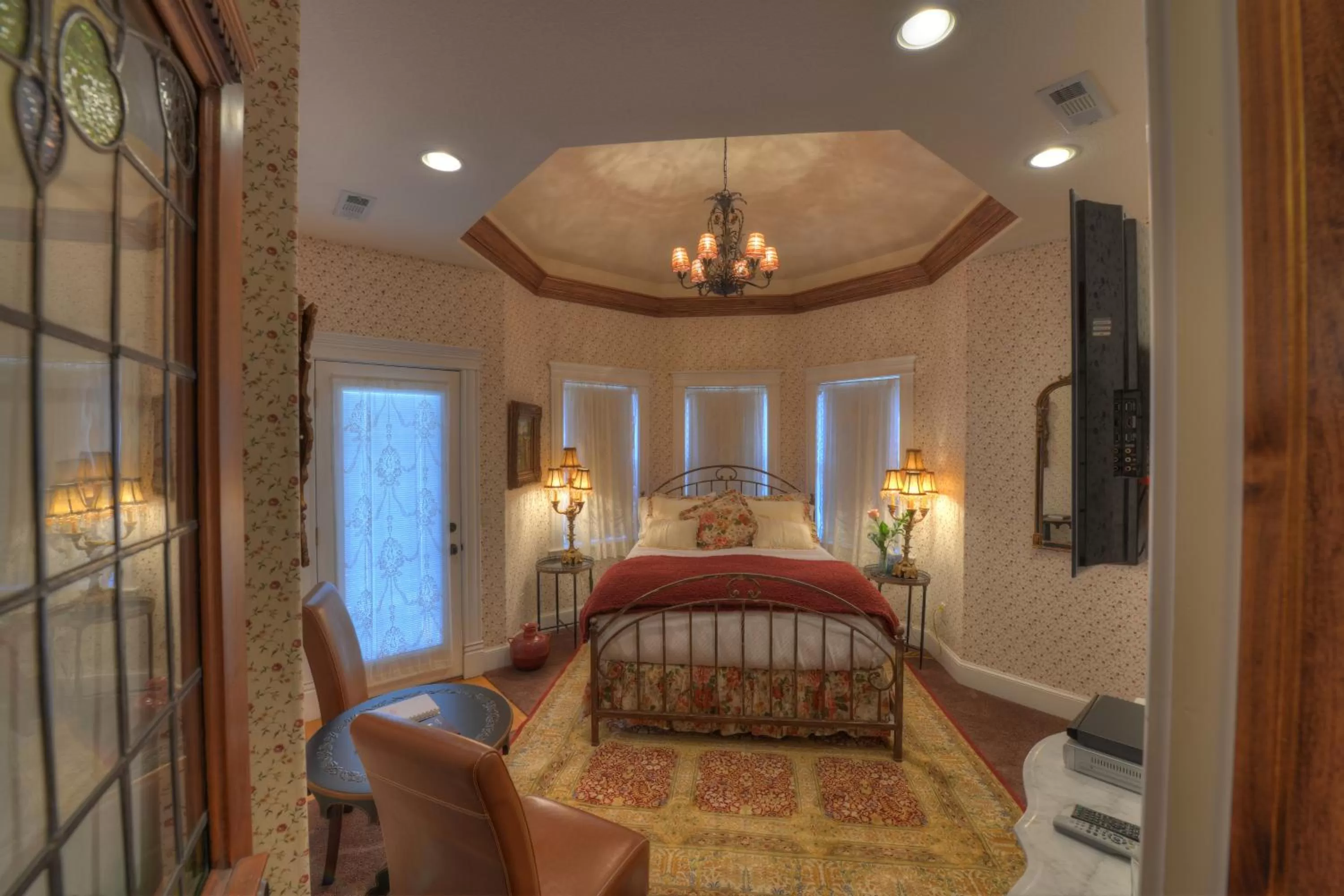 Bed in The Victoria Bed & Breakfast