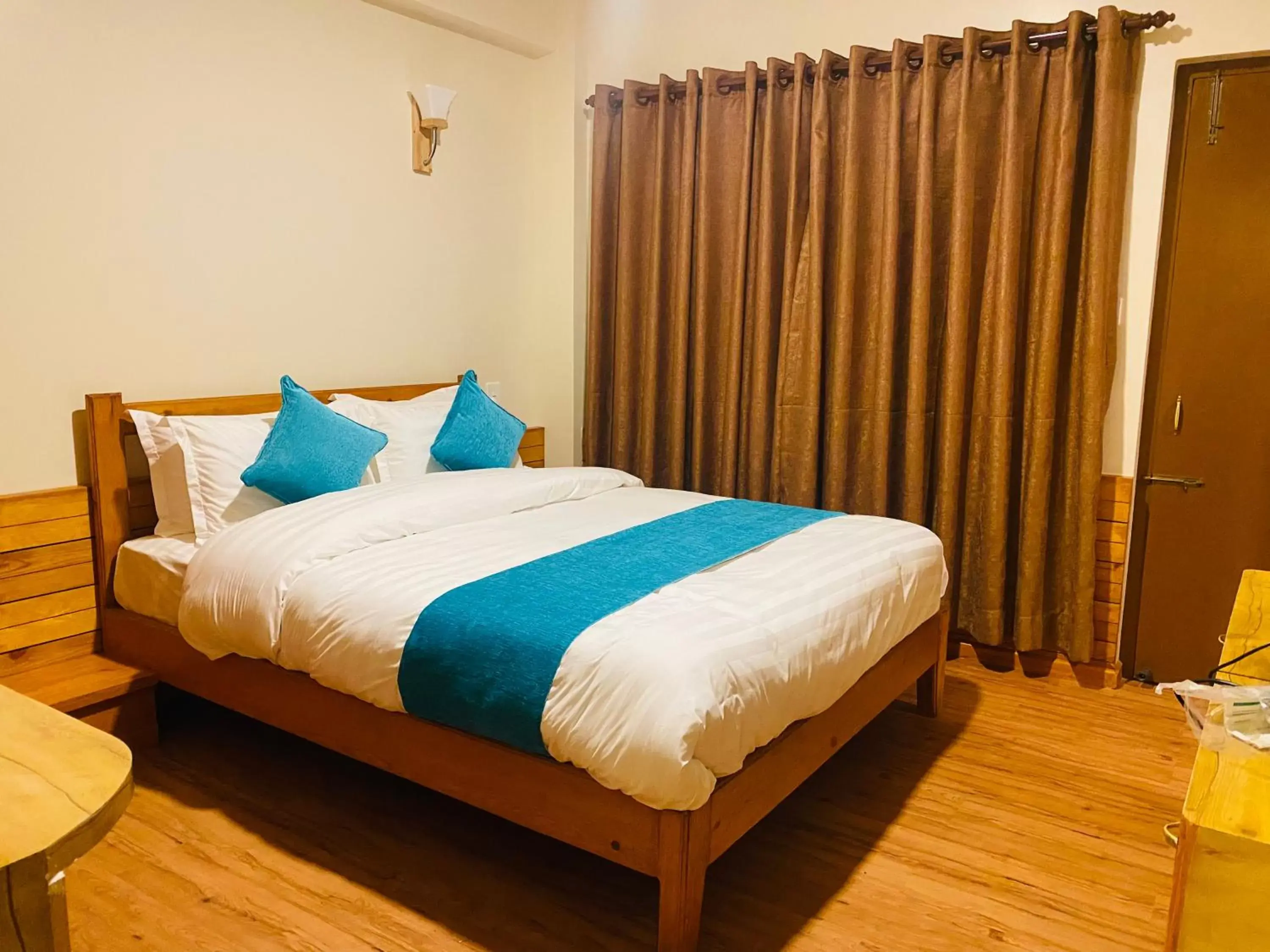 Deluxe Double Room in Hotel Himalayan Glacier Deluxe Double Room in Hotel Himalayan Glacier