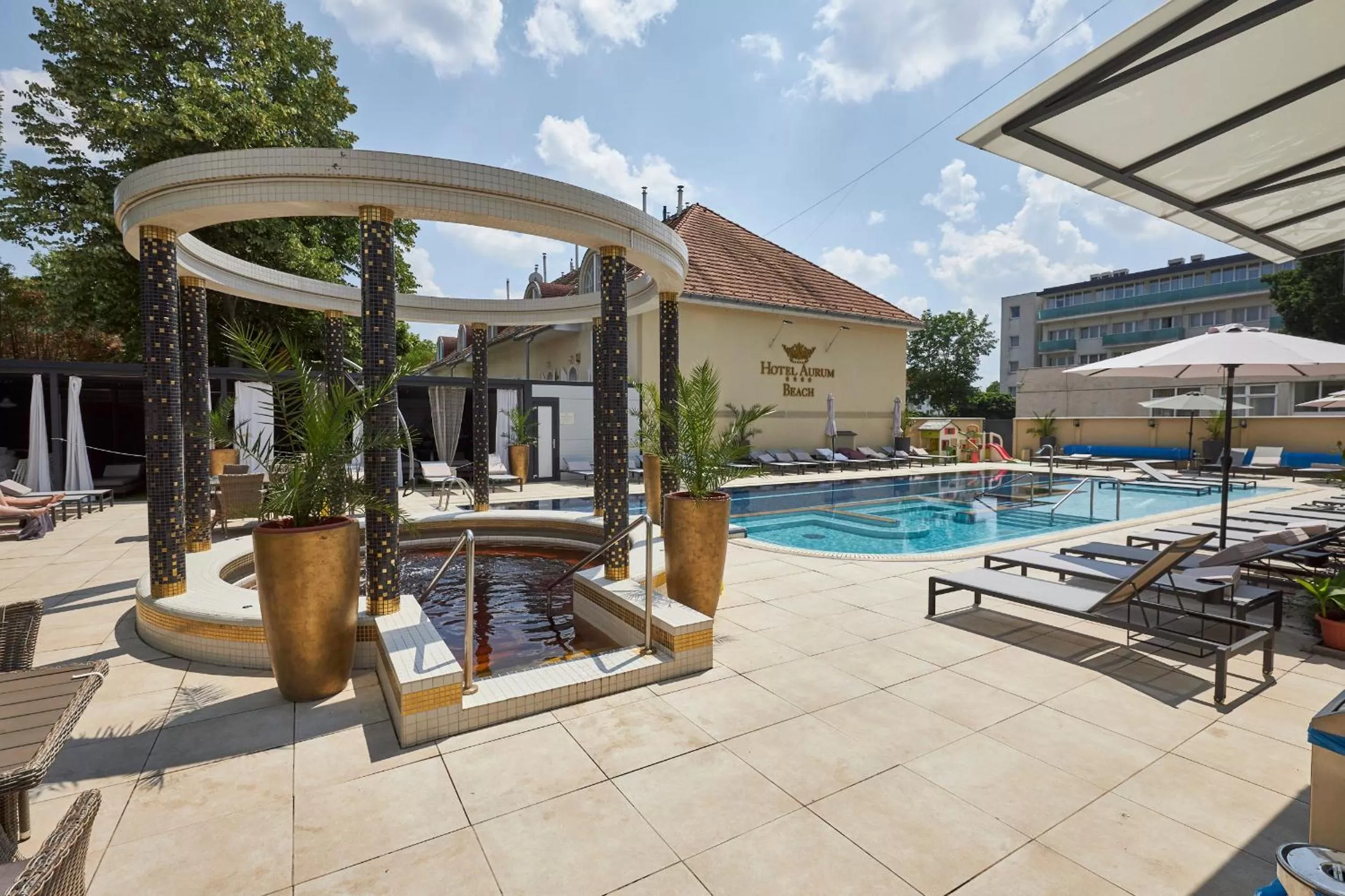 Swimming pool in Hotel Aurum