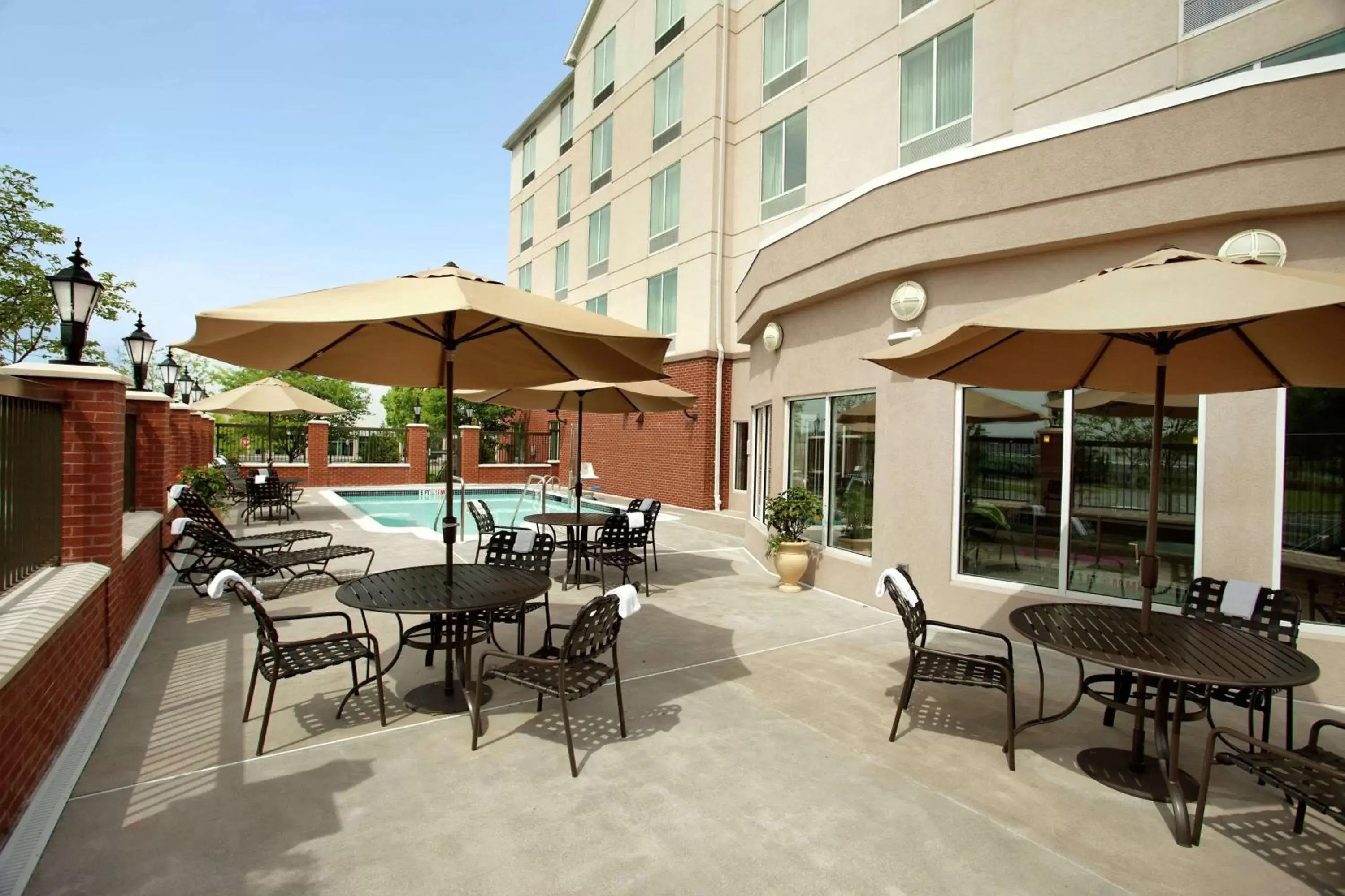 Pool view, Restaurant/Places to Eat in Hilton Garden Inn Harrisburg East