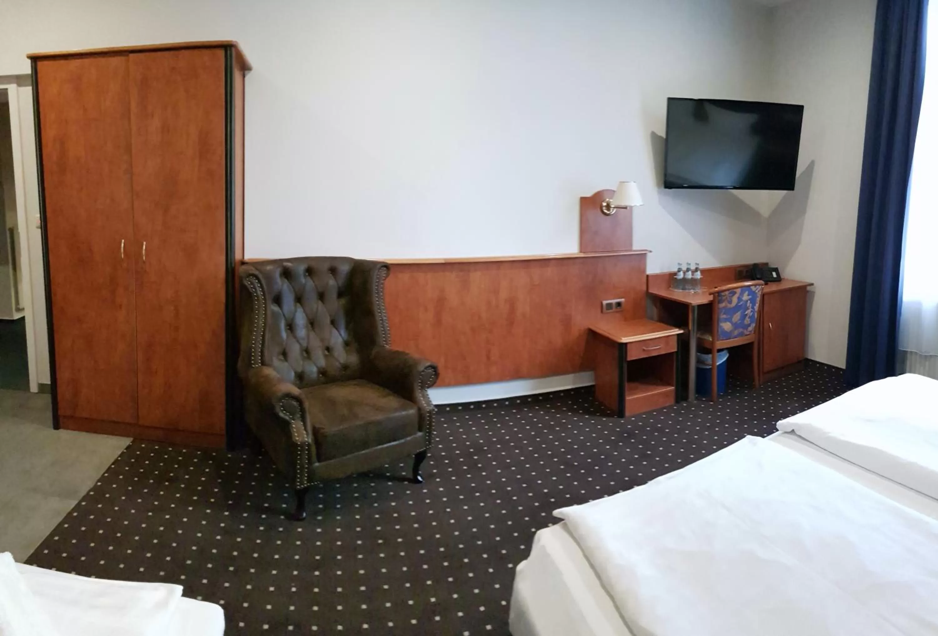 TV and multimedia, Bed in Hotel Zeil