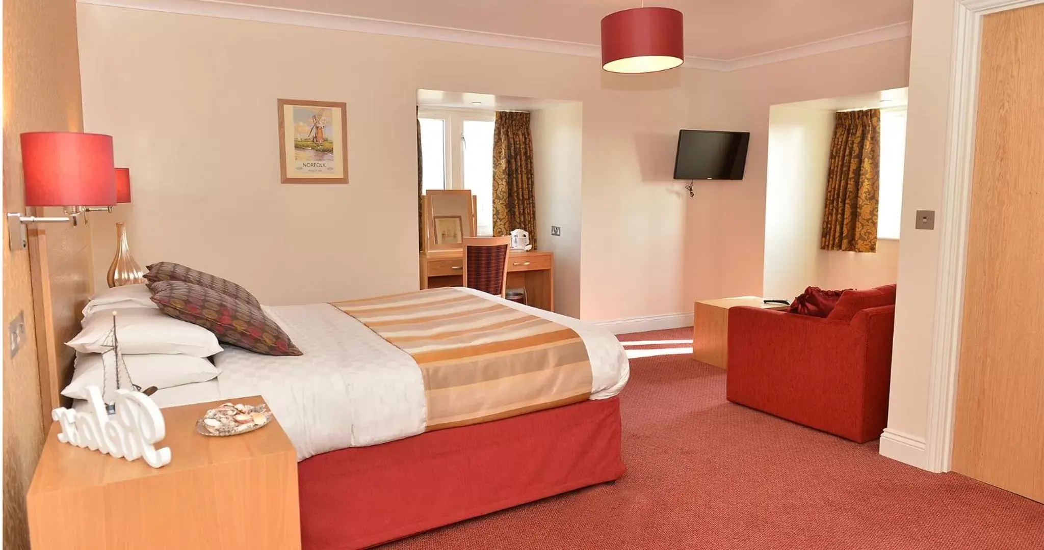 Junior Suite in Wherry Hotel