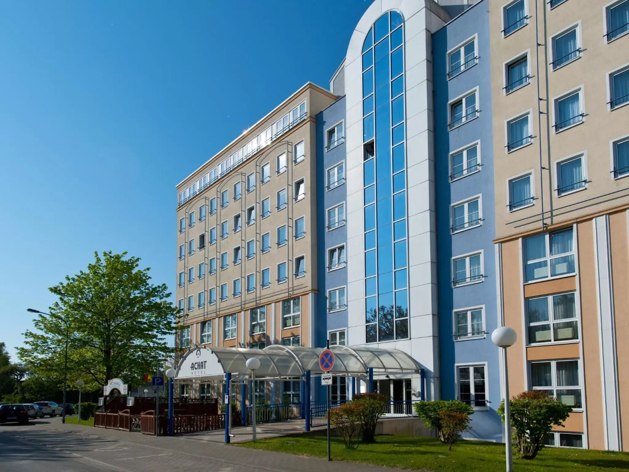 Facade/entrance, Property Building in ACHAT Hotel Frankfurt Airport