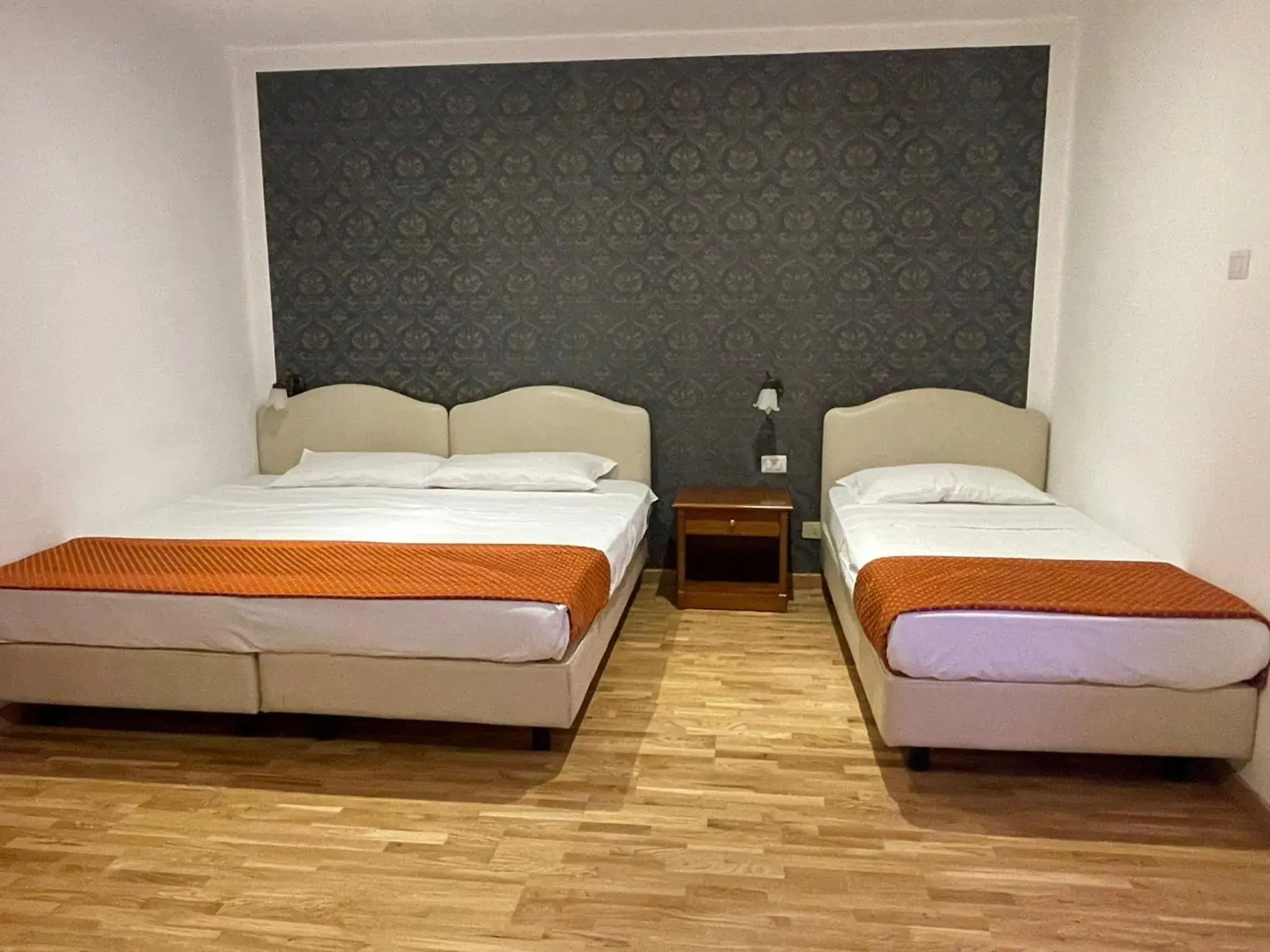 Bed in Hotel Fenicia