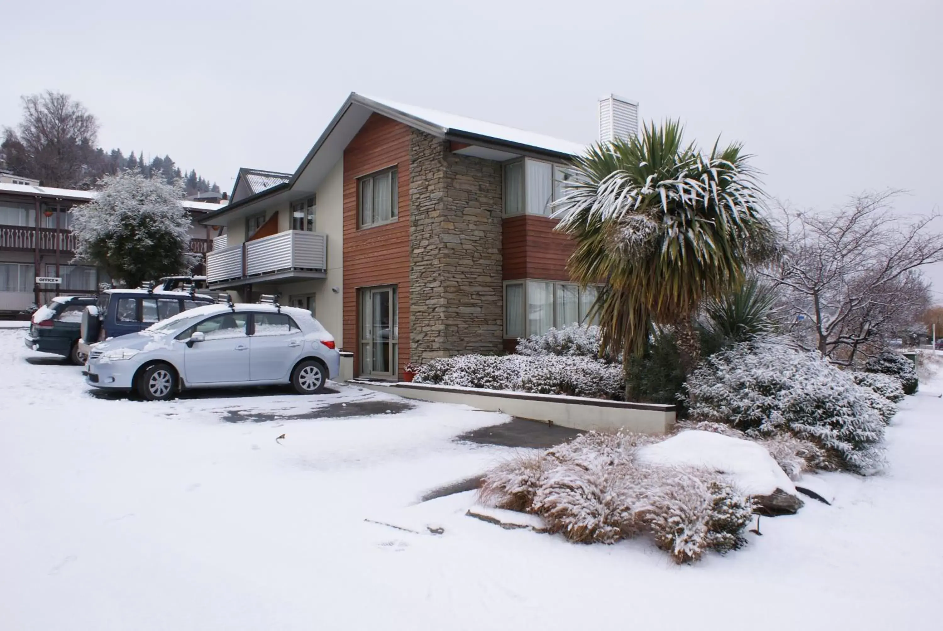 Property building, Winter in Queenstown Motel Apartments