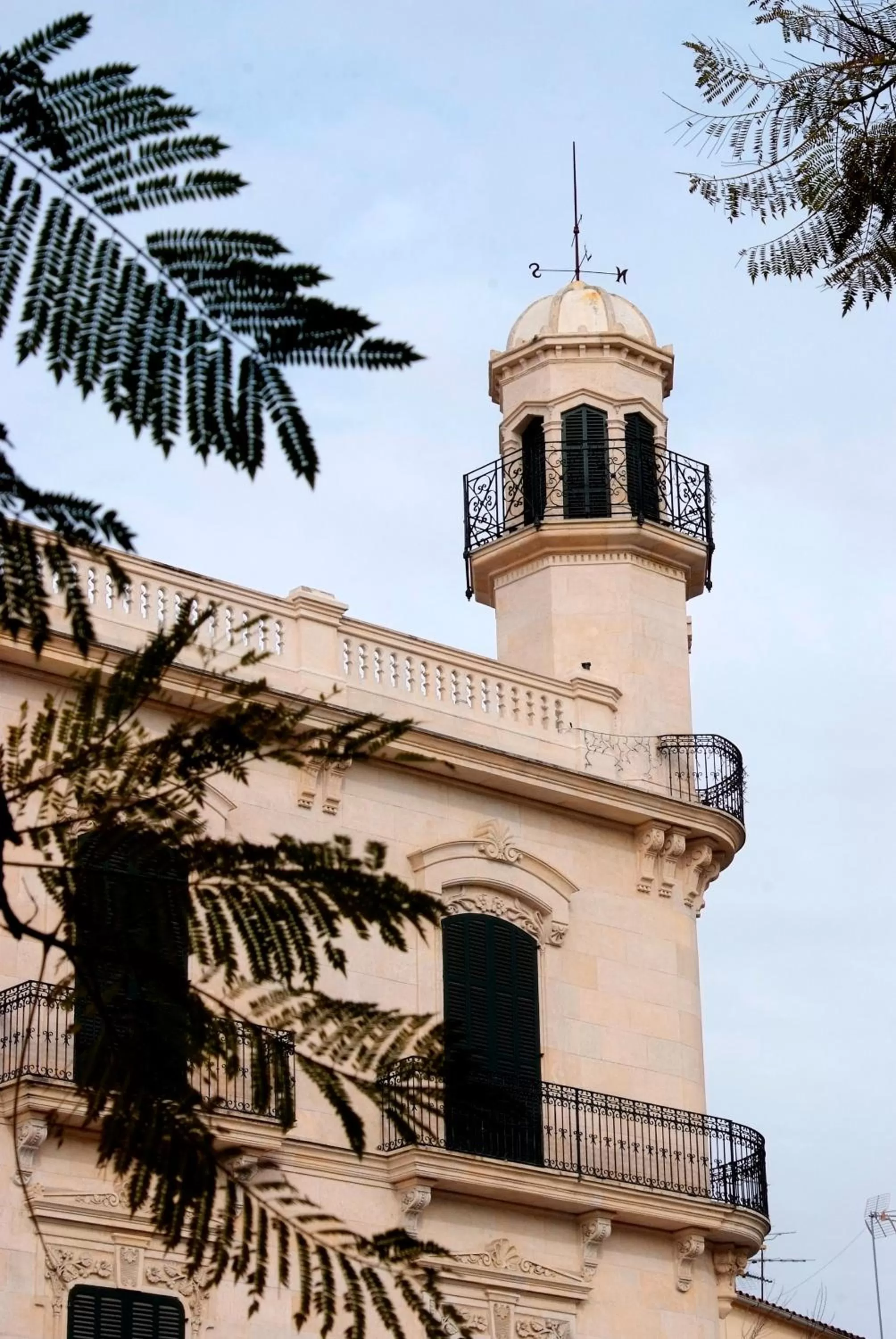 Property building in Hotel Hostal Cuba