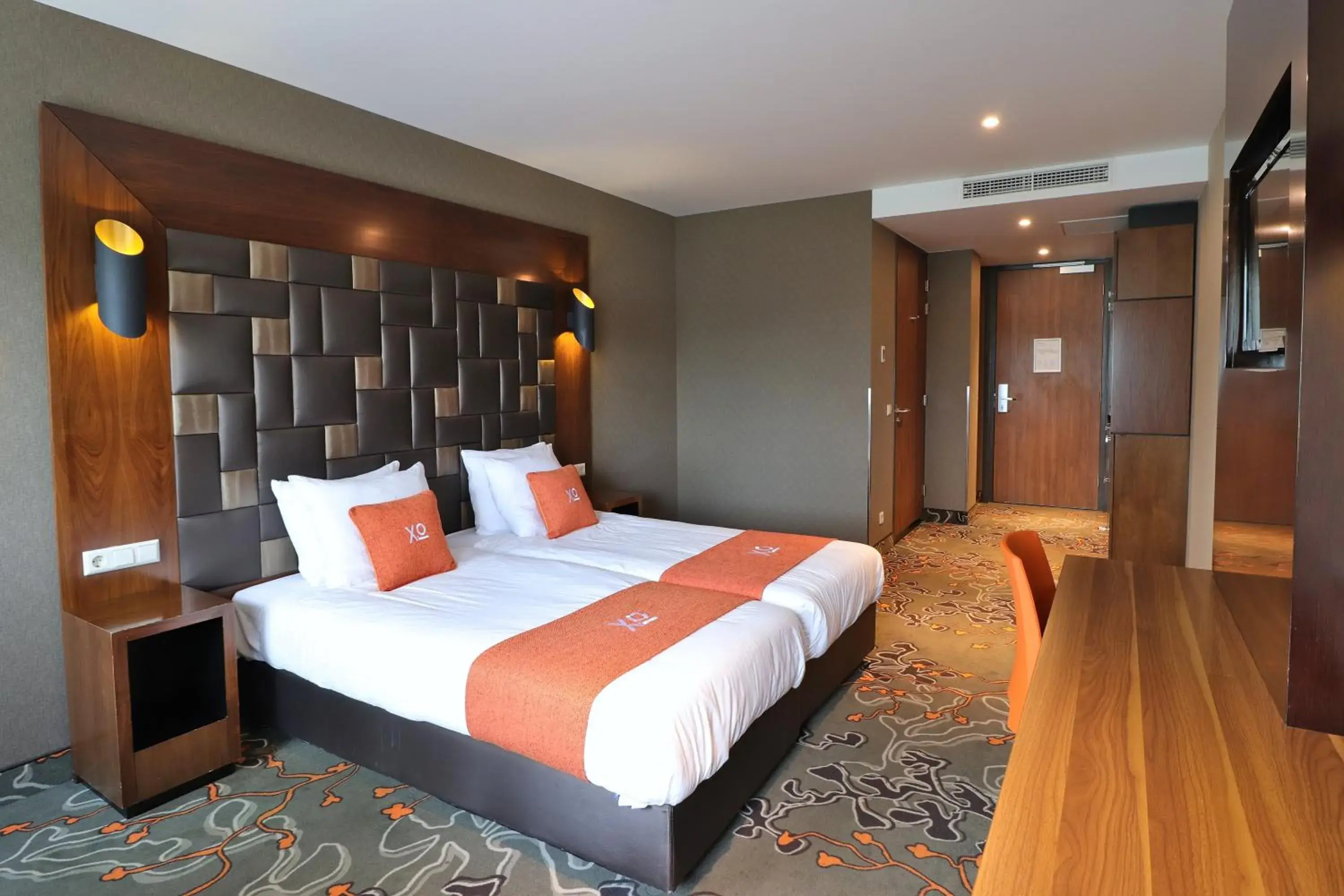 Large Comfort Twin Room in XO Hotels Park West