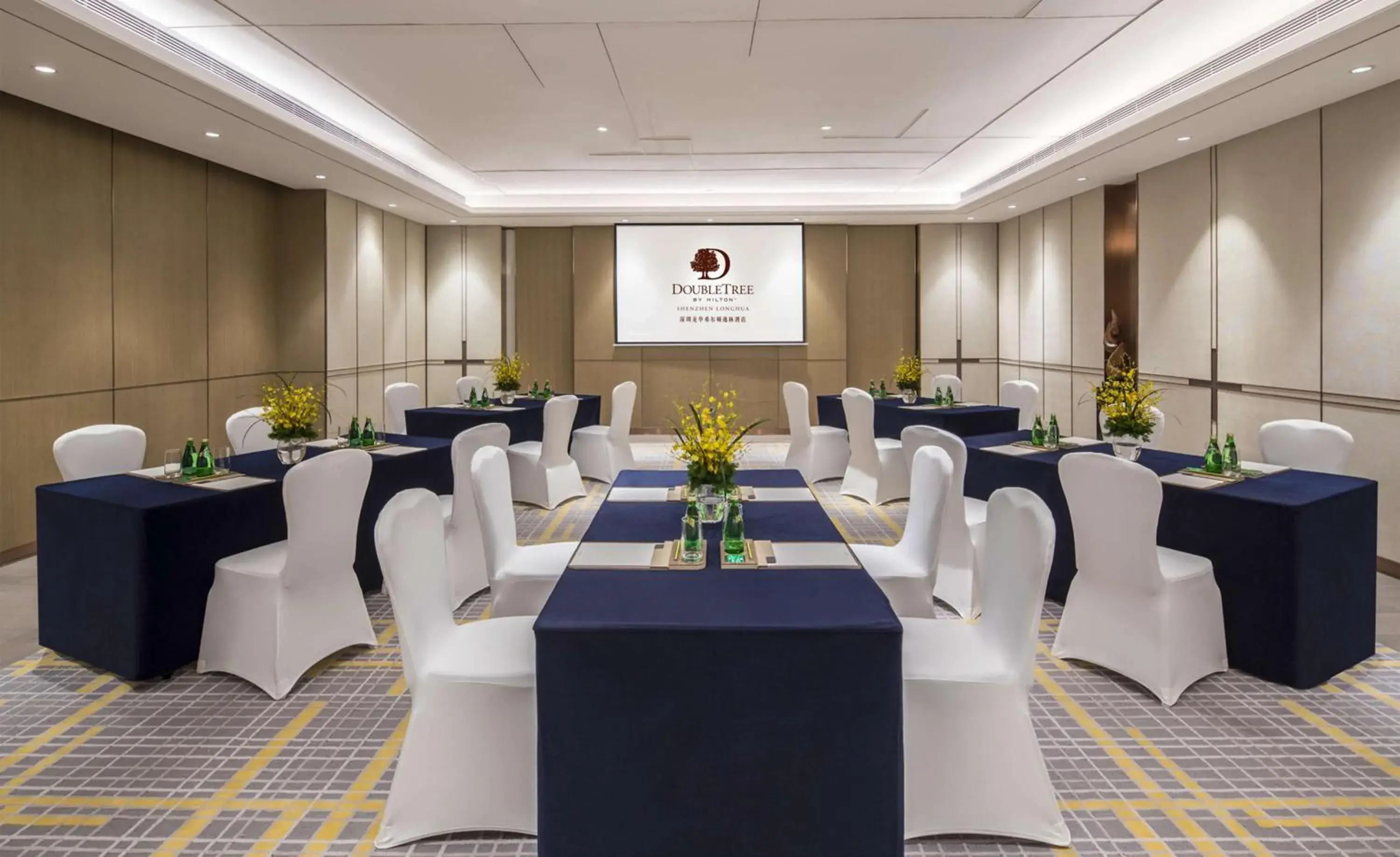 Meeting/conference room in DoubleTree By Hilton Shenzhen Longhua