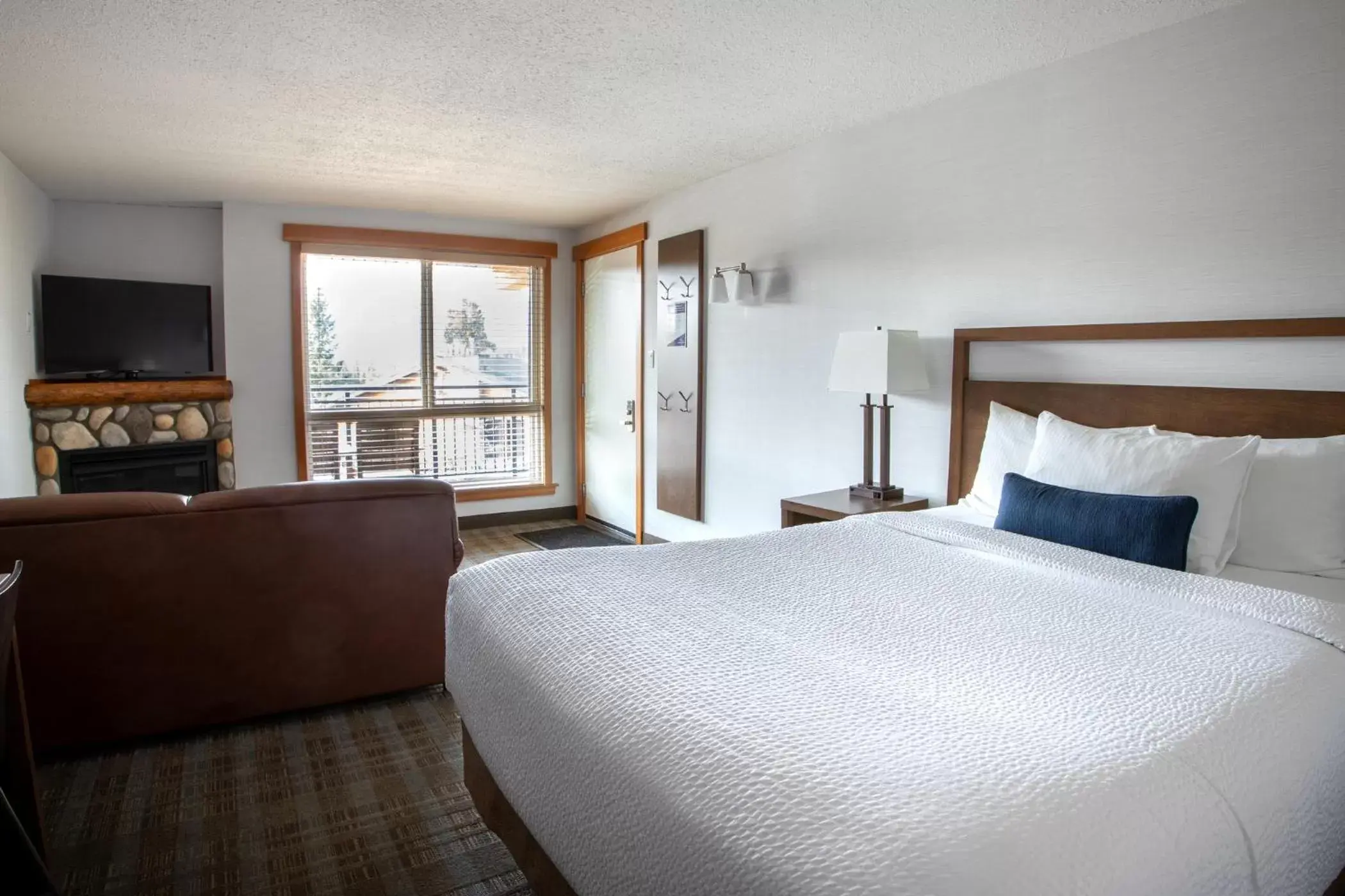 Bed in Pyramid Lake Lodge