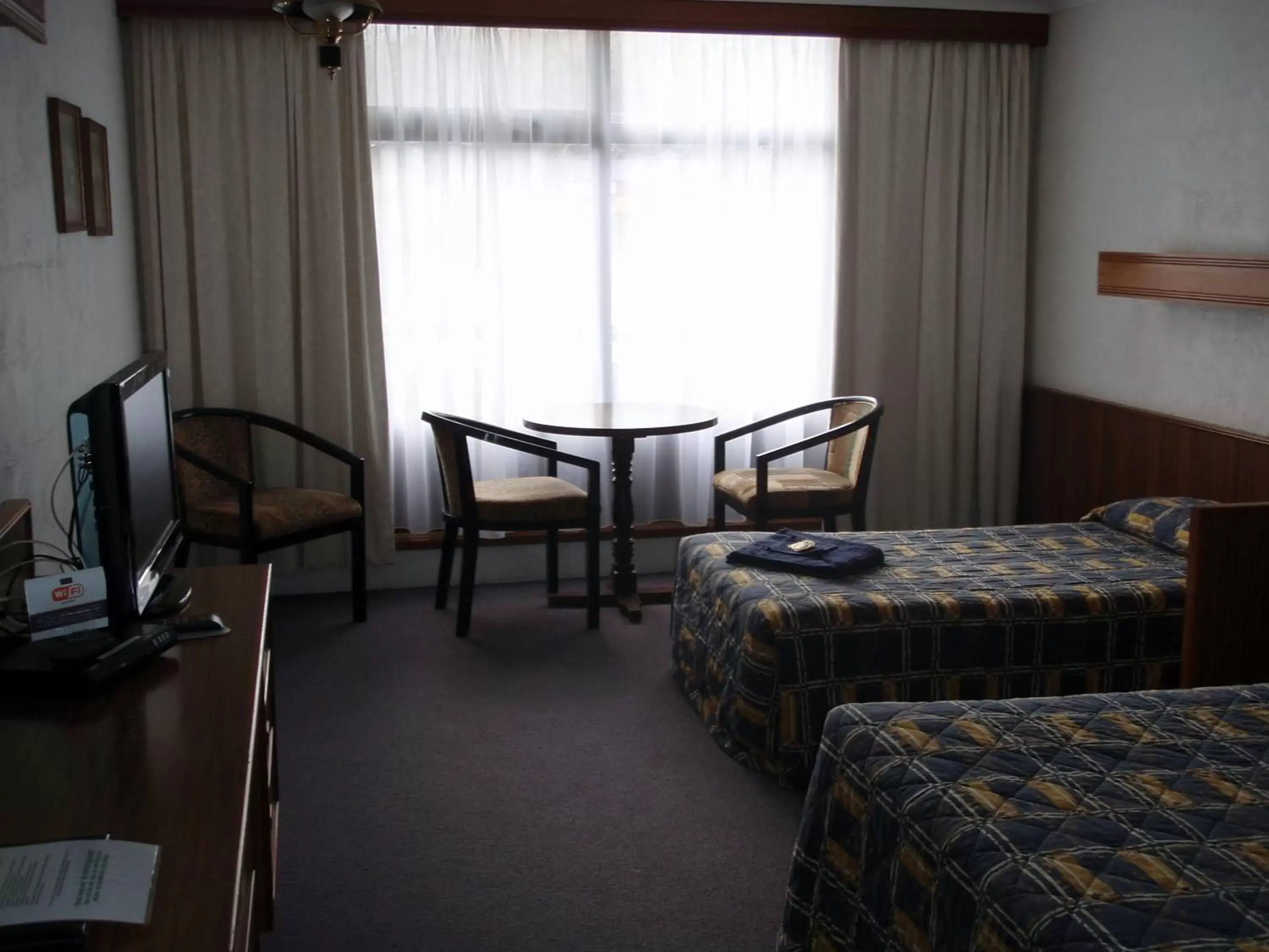 Bedroom, Bed in West Coaster Motel