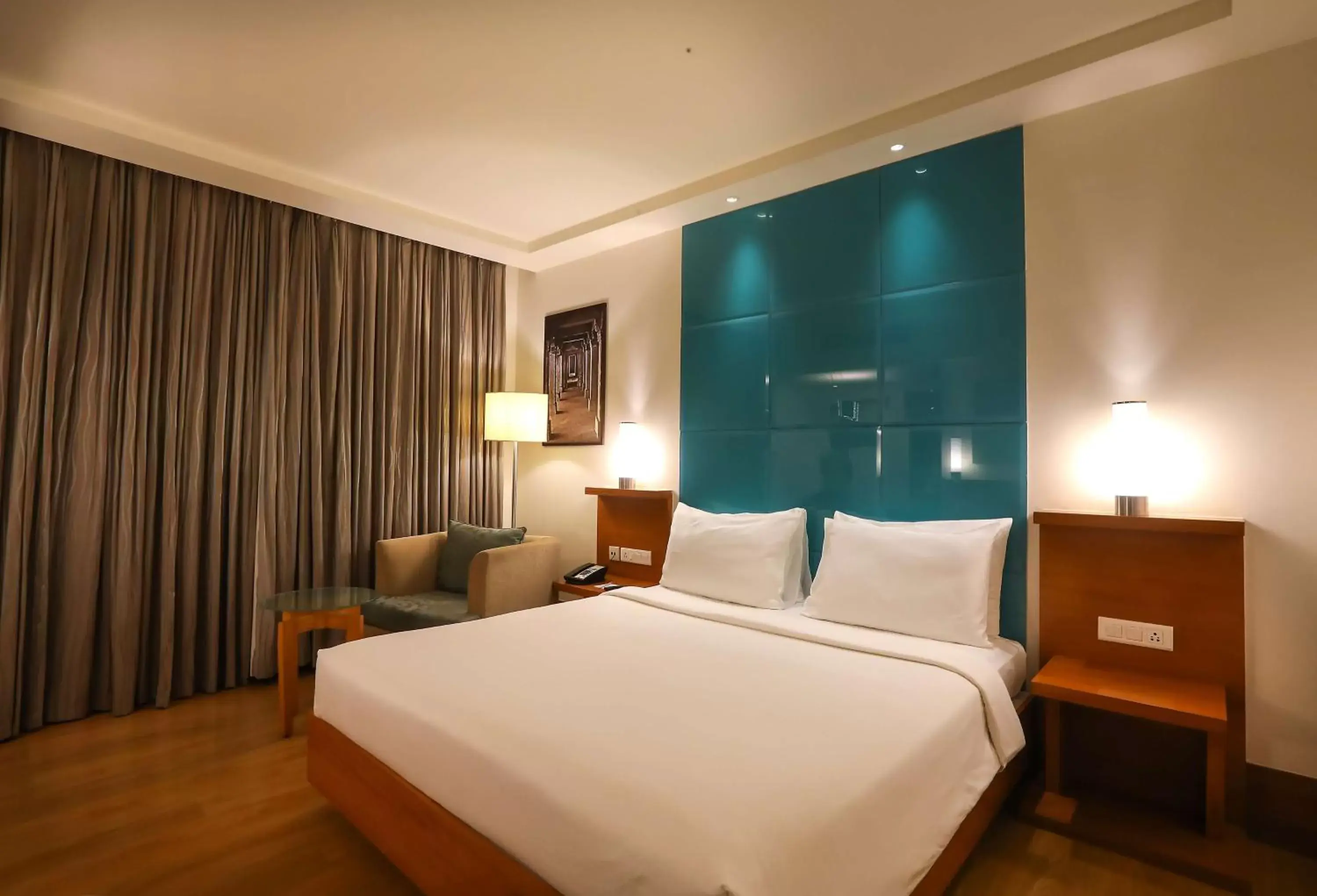 Bed in Radisson Blu Hotel Chennai City Centre