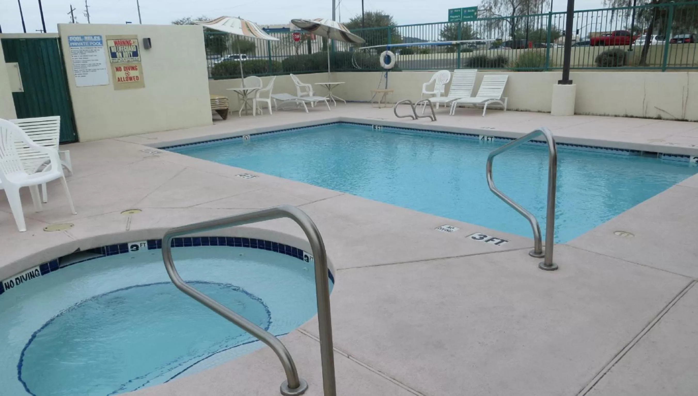Swimming pool in Days Inn by Wyndham Phoenix North