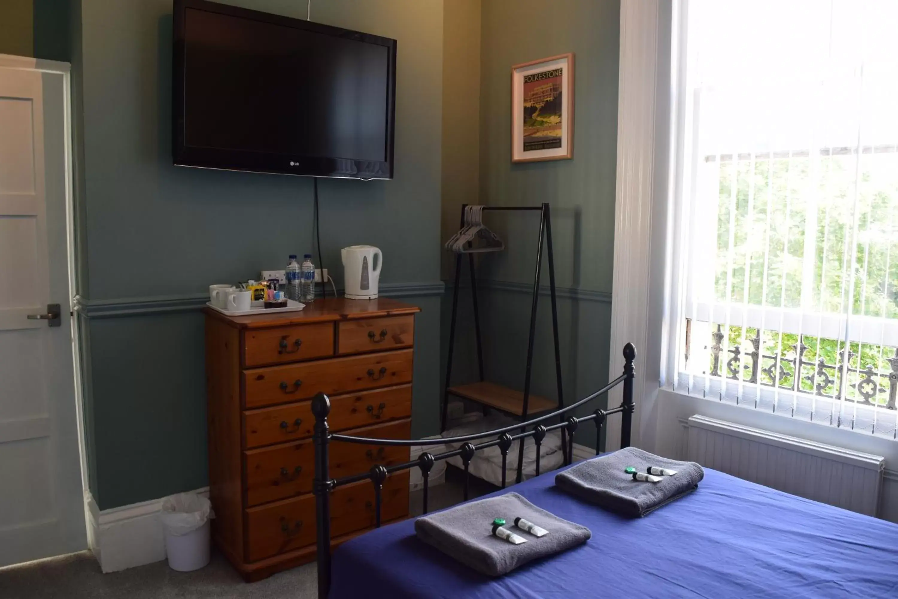 Photo of the whole room, TV/Entertainment Center in Westward Ho Hotel